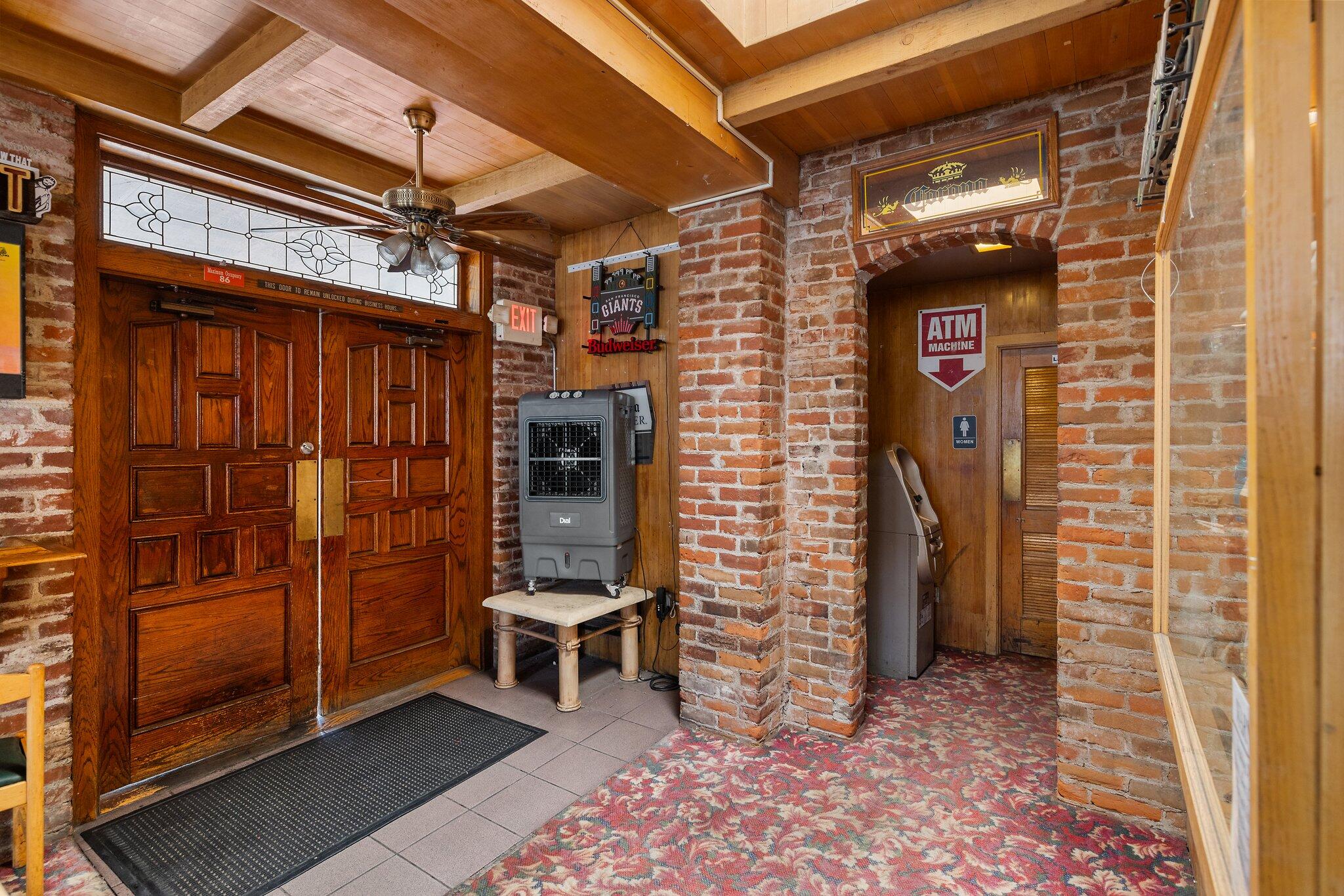 417 E Center Ave, Visalia, CA 93291