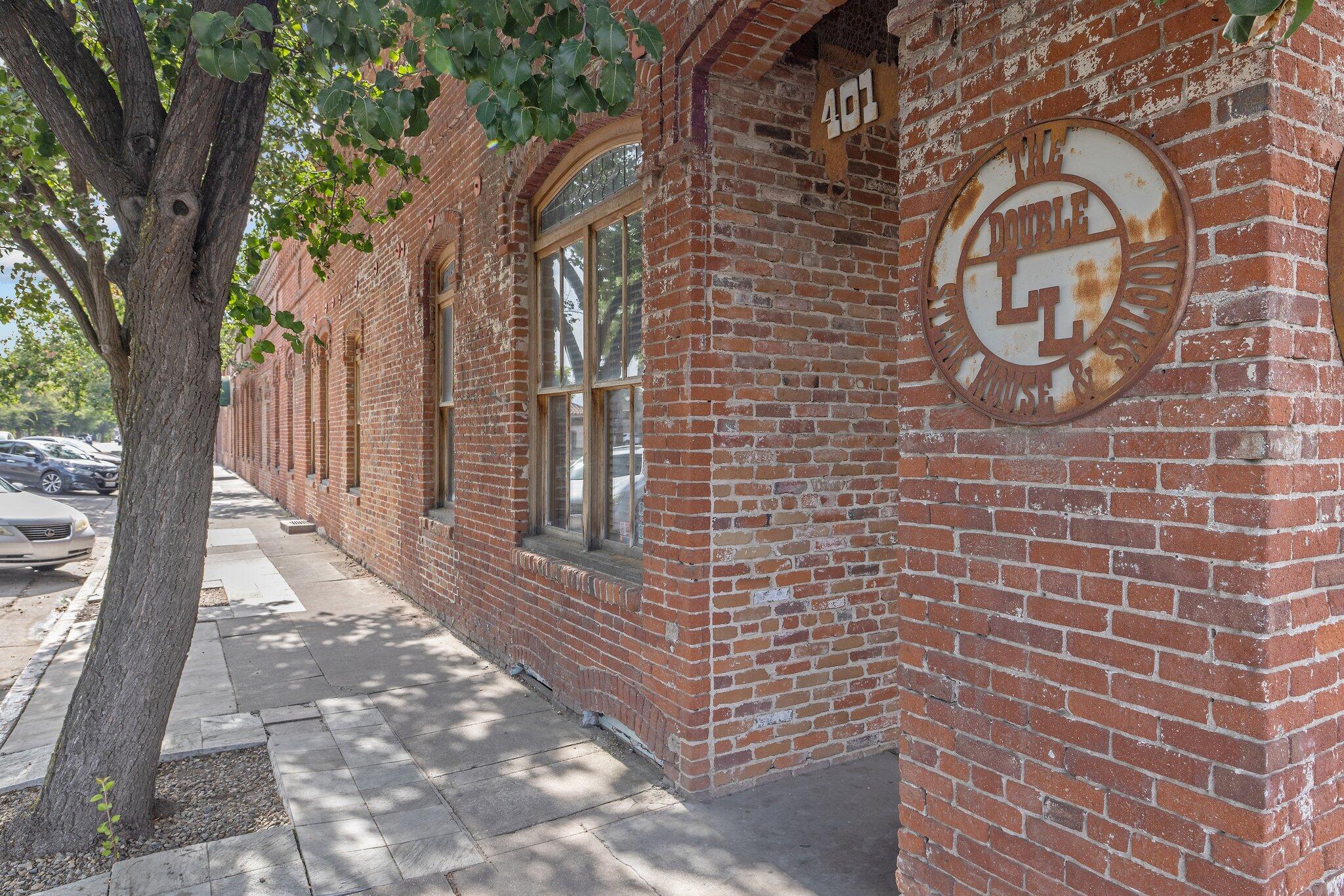 401 W Center Ave, Visalia, CA 93291