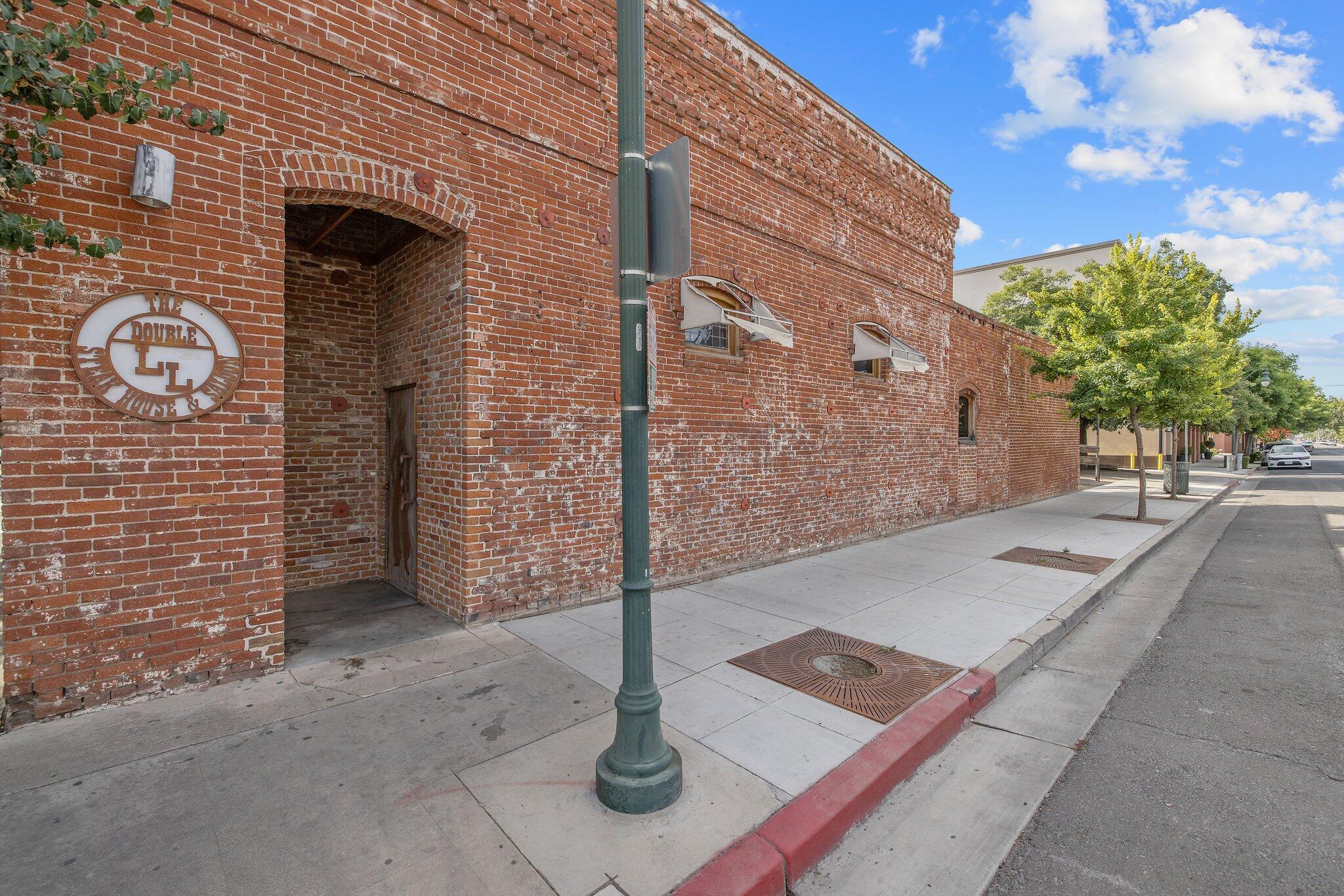 401 W Center Ave, Visalia, CA 93291