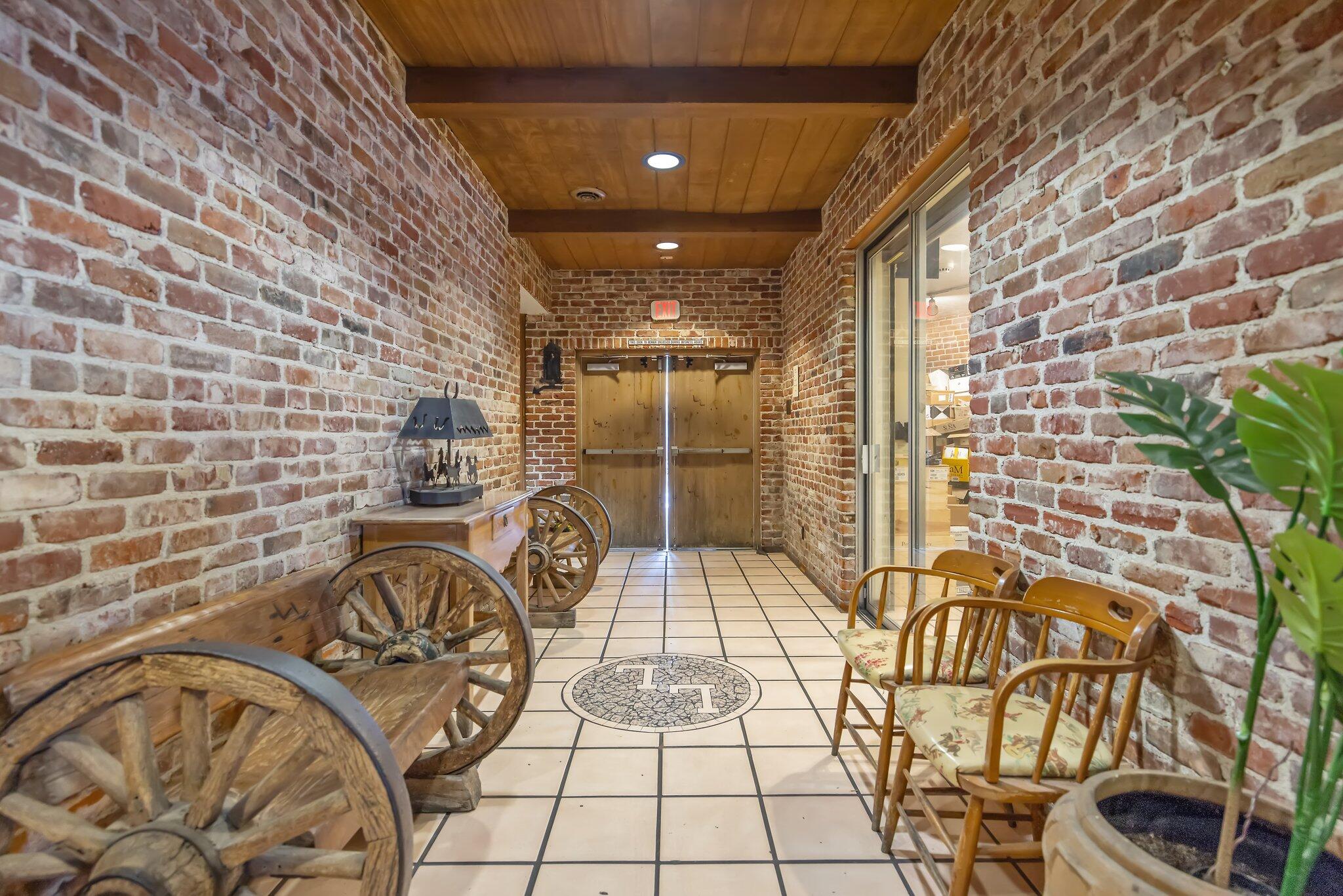 401 W Center Ave, Visalia, CA 93291