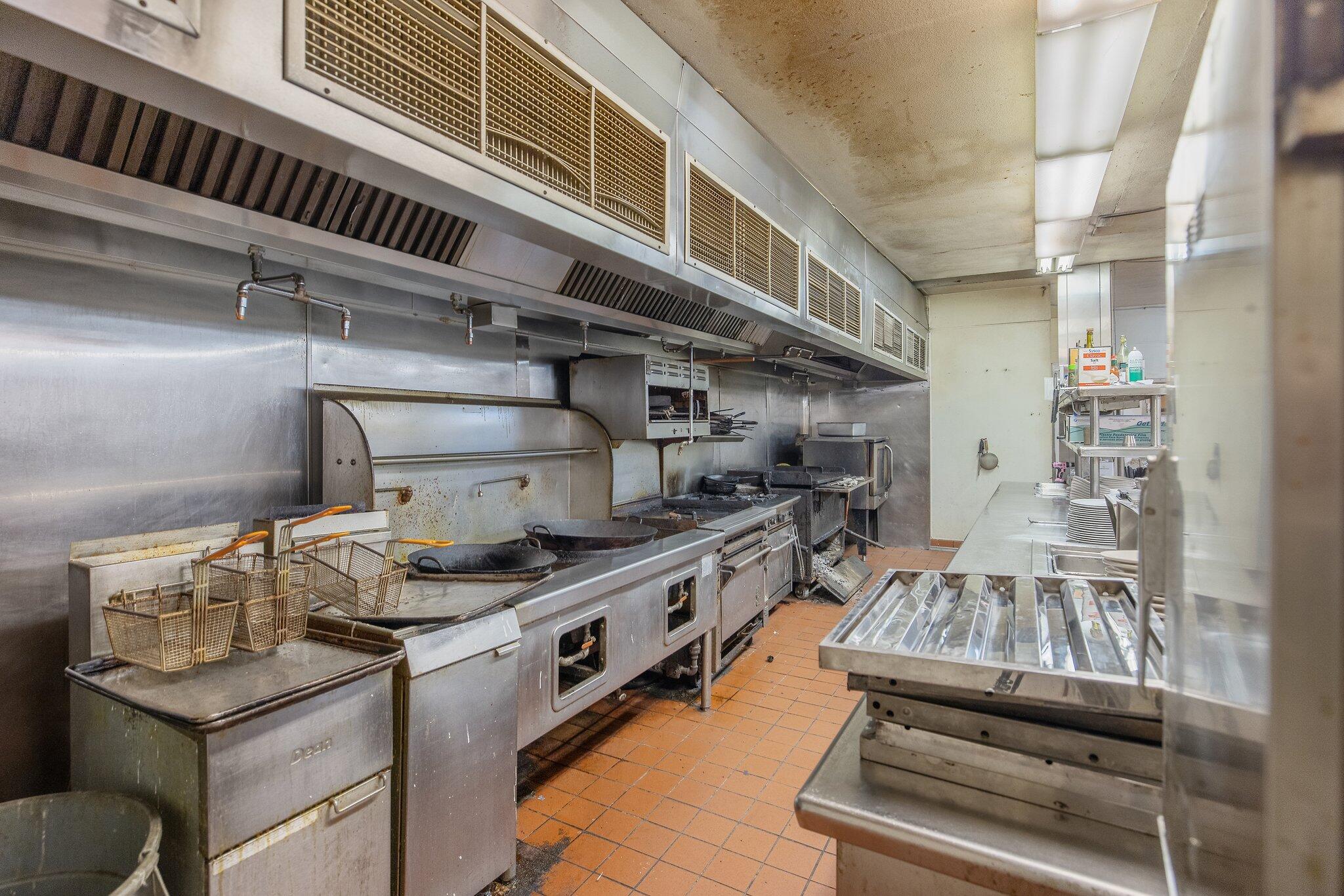 401 W Center Ave, Visalia, CA 93291