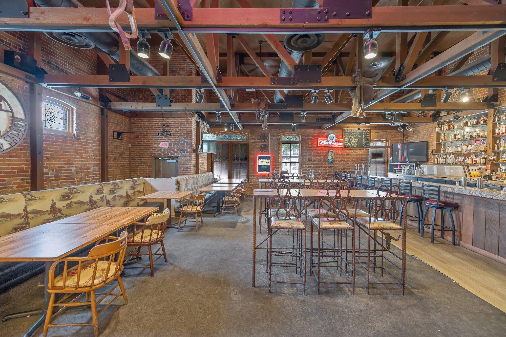 401 W Center Ave, Visalia, CA 93291