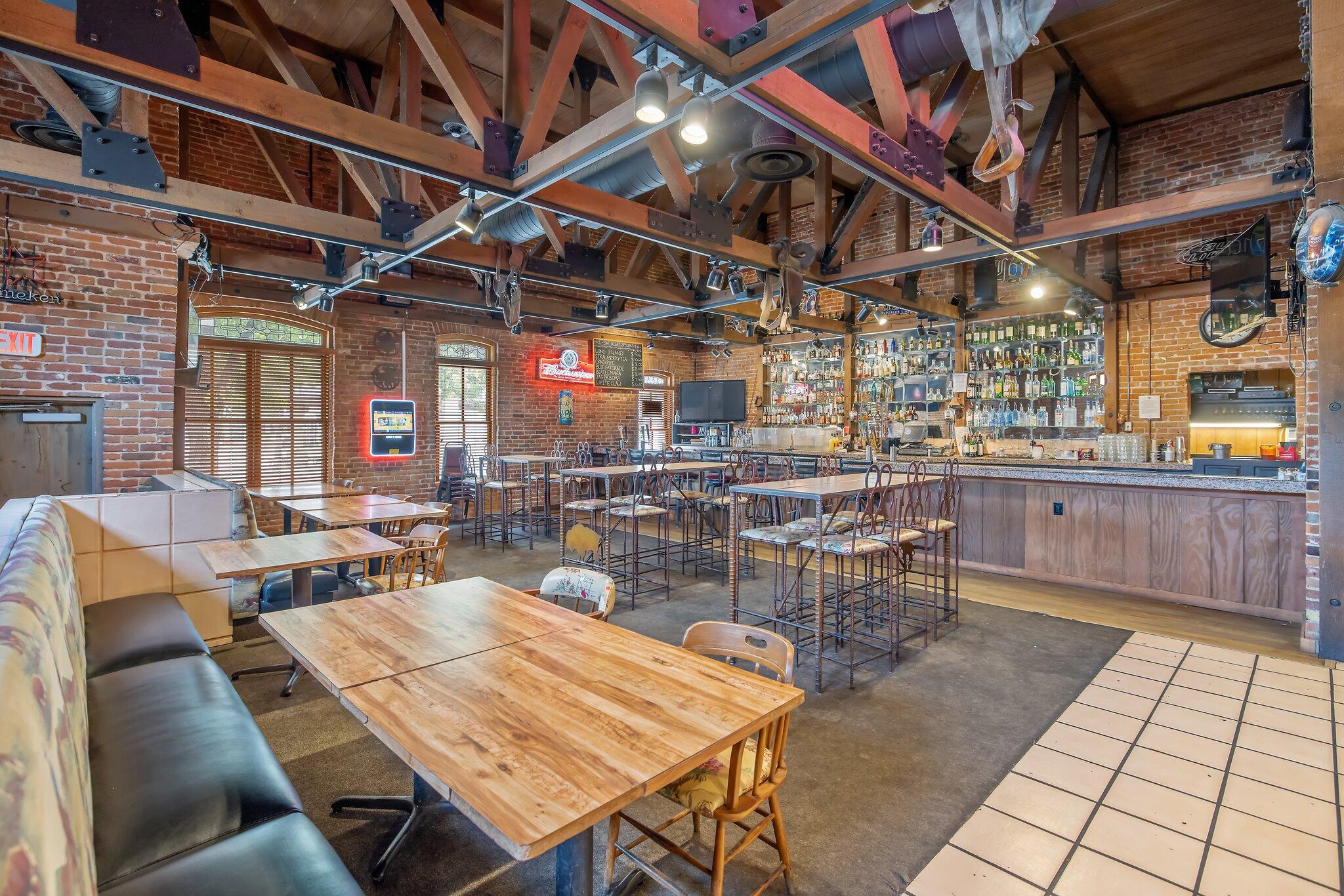 401 W Center Ave, Visalia, CA 93291