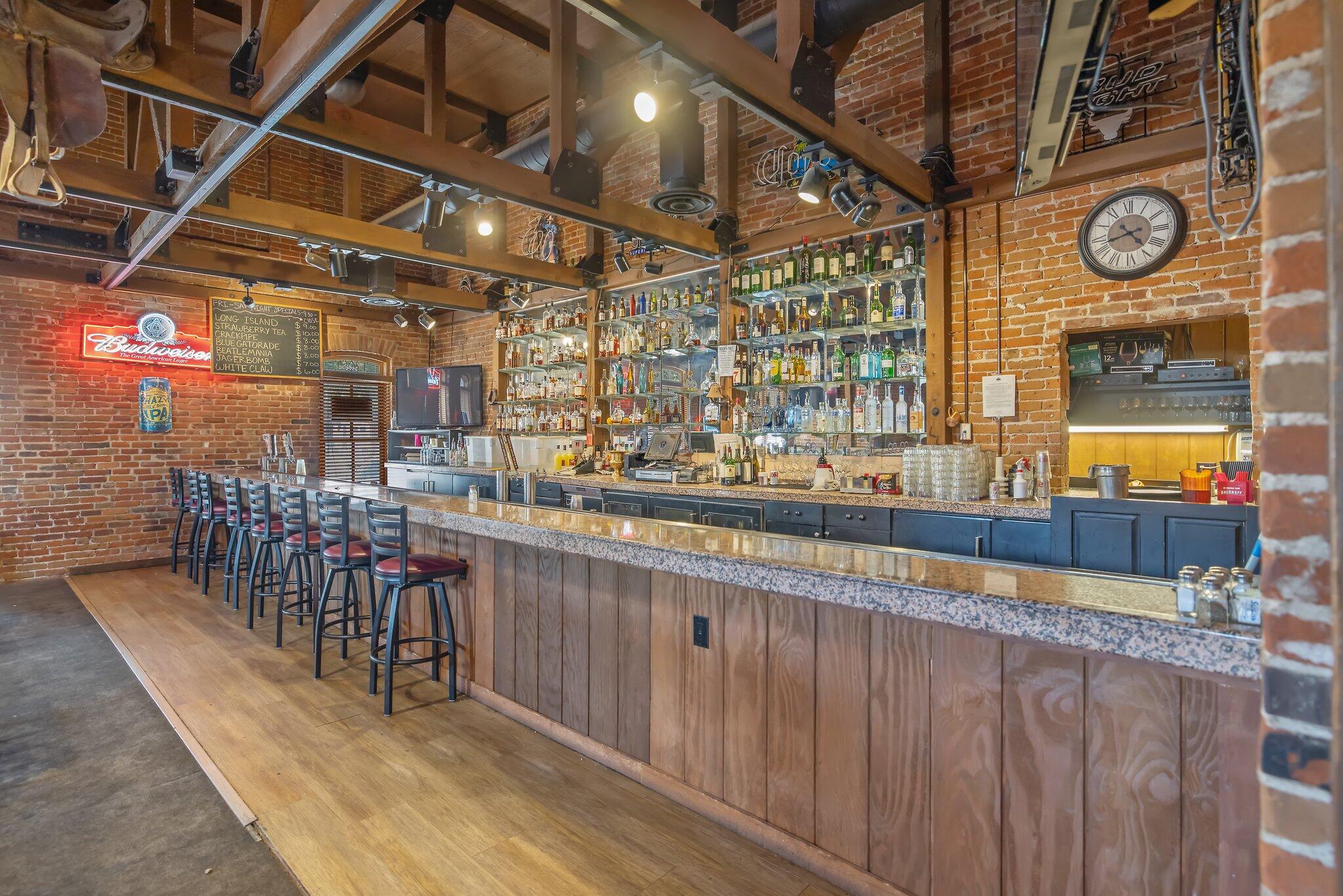 401 W Center Ave, Visalia, CA 93291