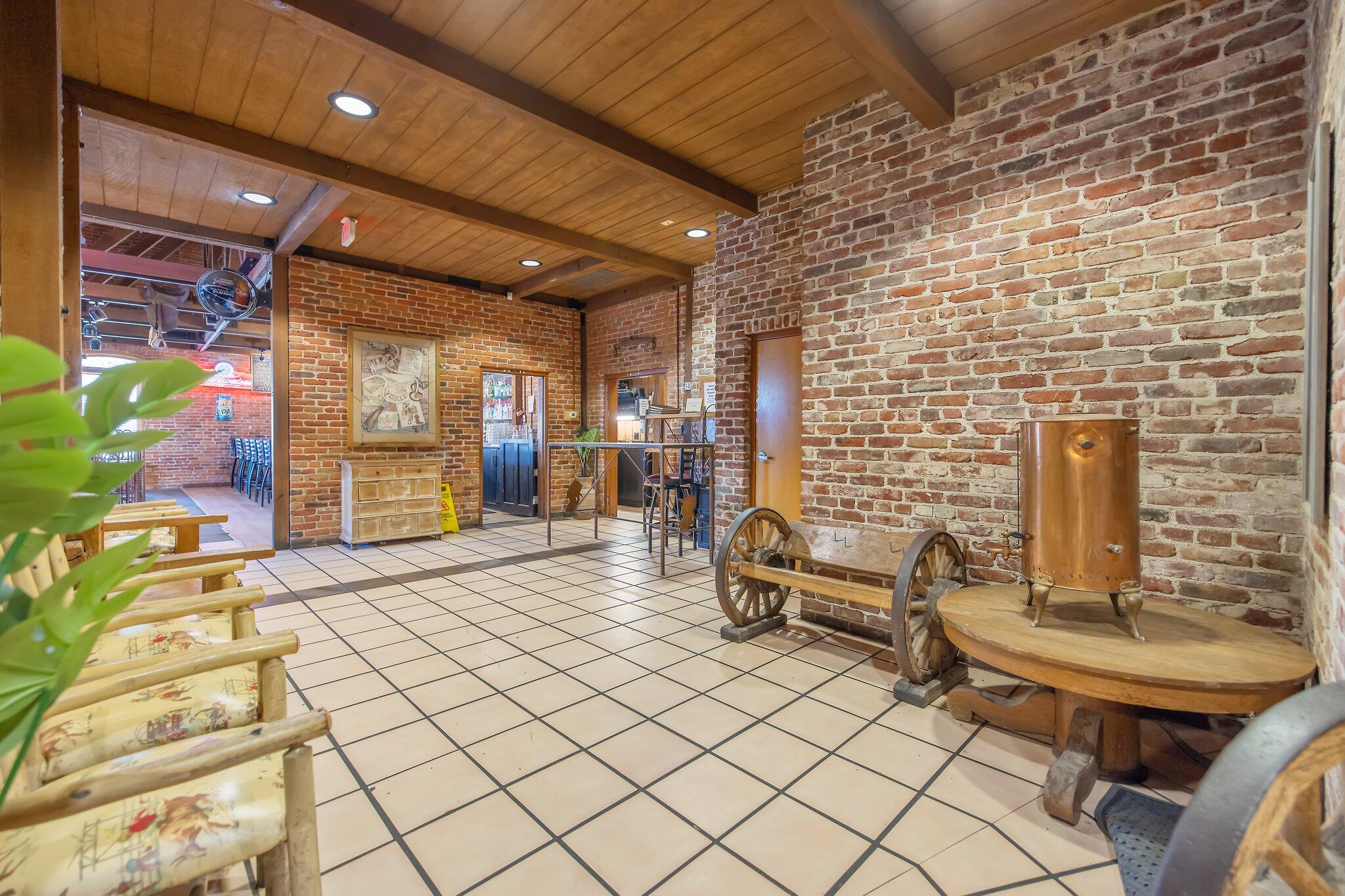 401 W Center Ave, Visalia, CA 93291