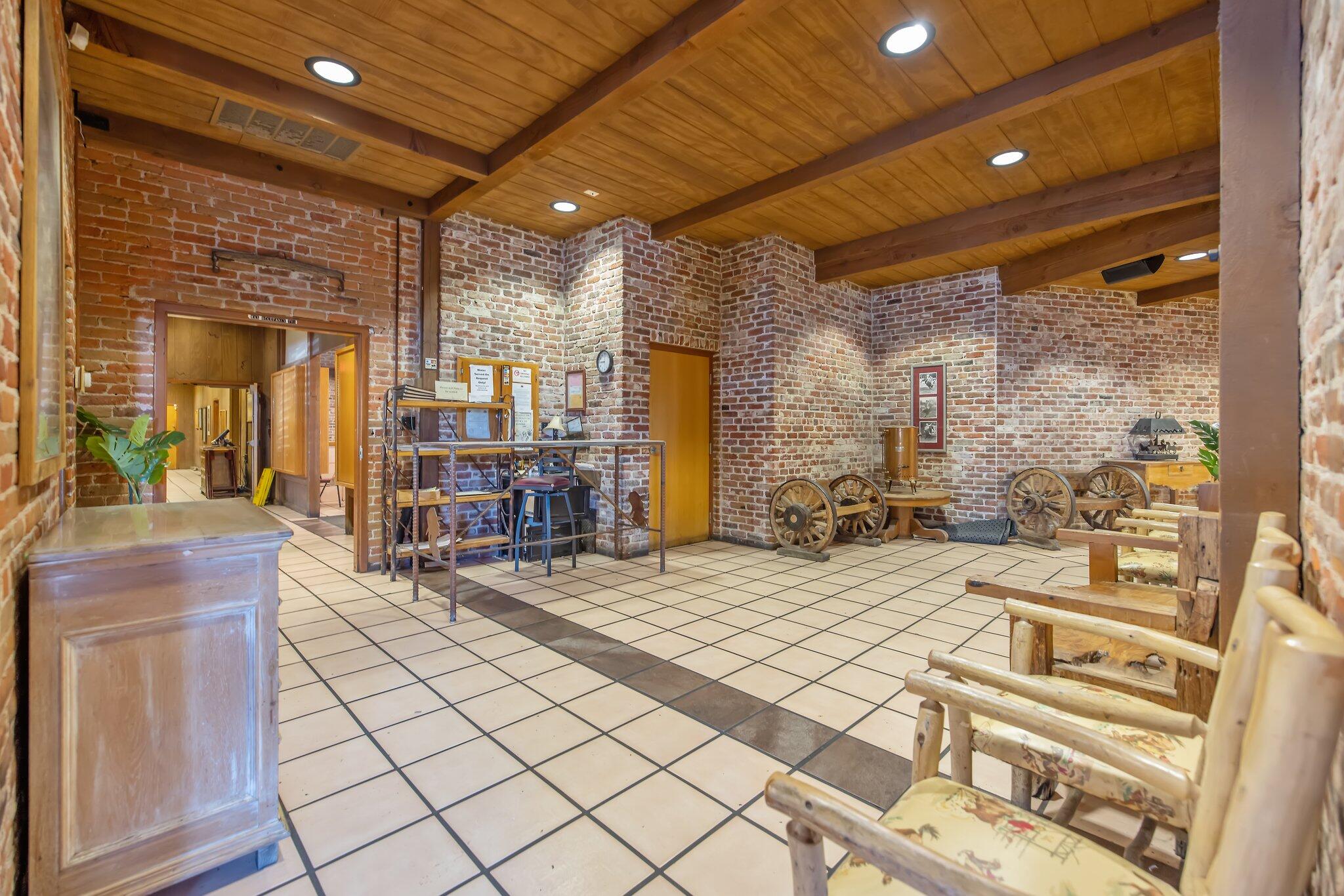 401 W Center Ave, Visalia, CA 93291