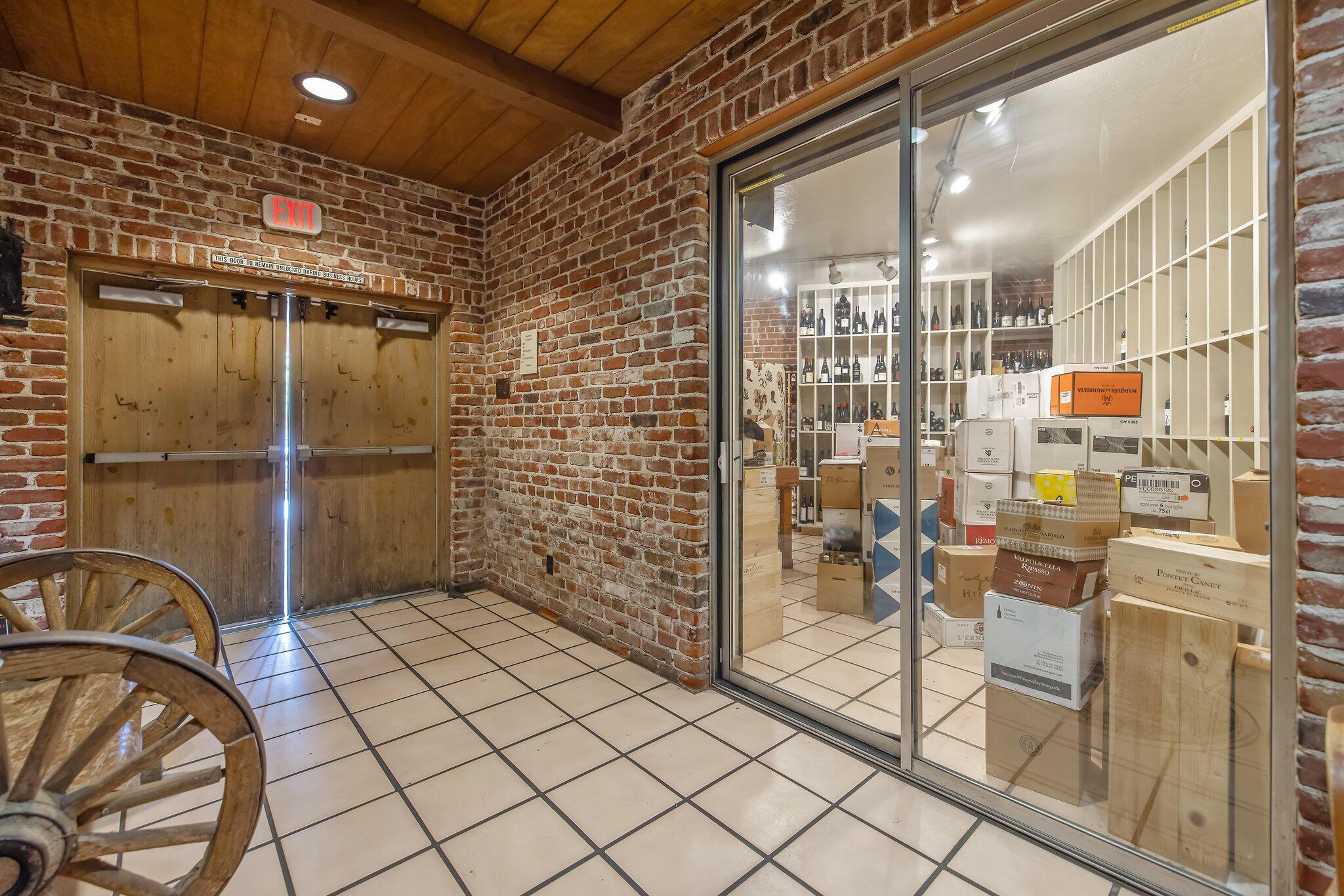 401 W Center Ave, Visalia, CA 93291