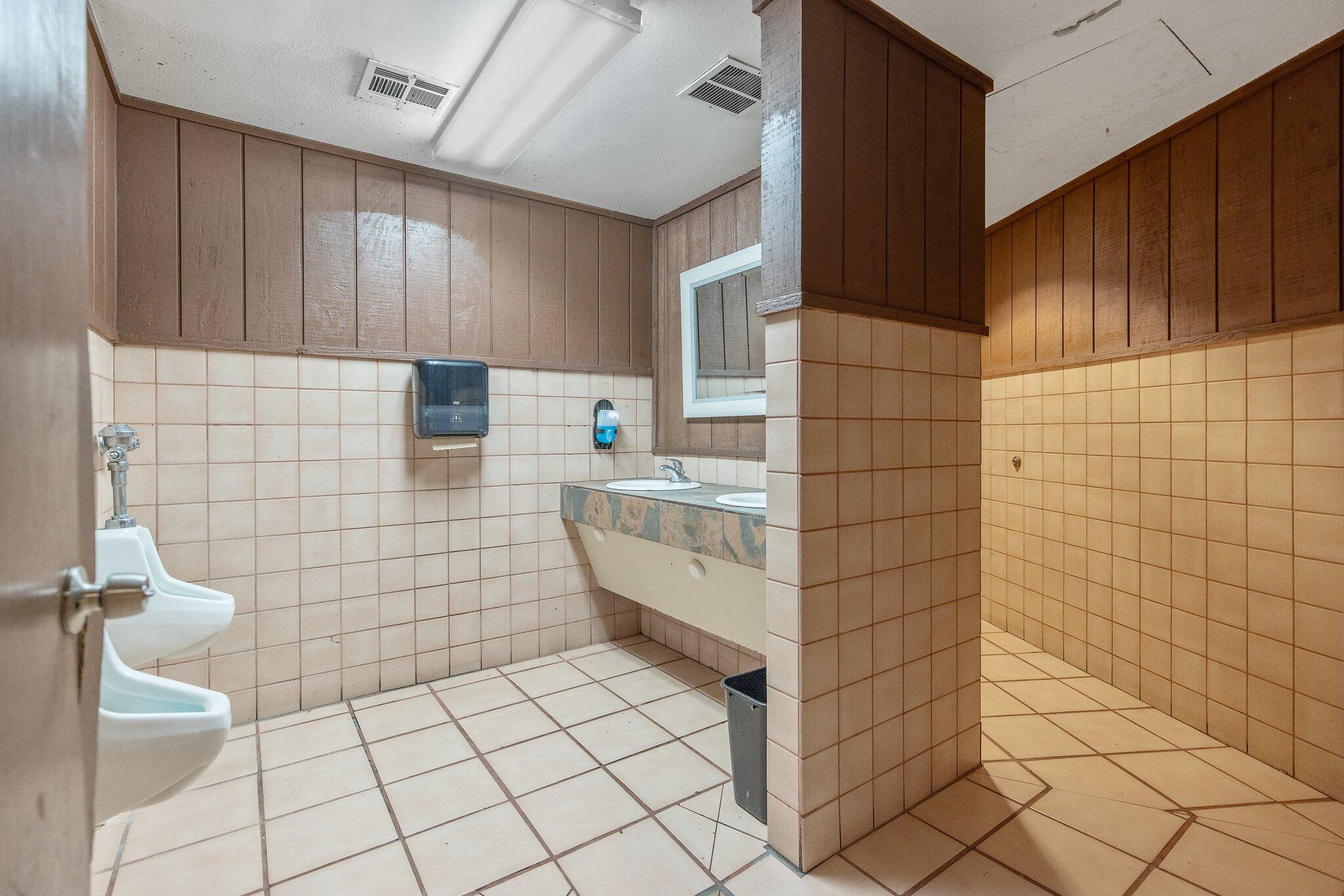 401 W Center Ave, Visalia, CA 93291