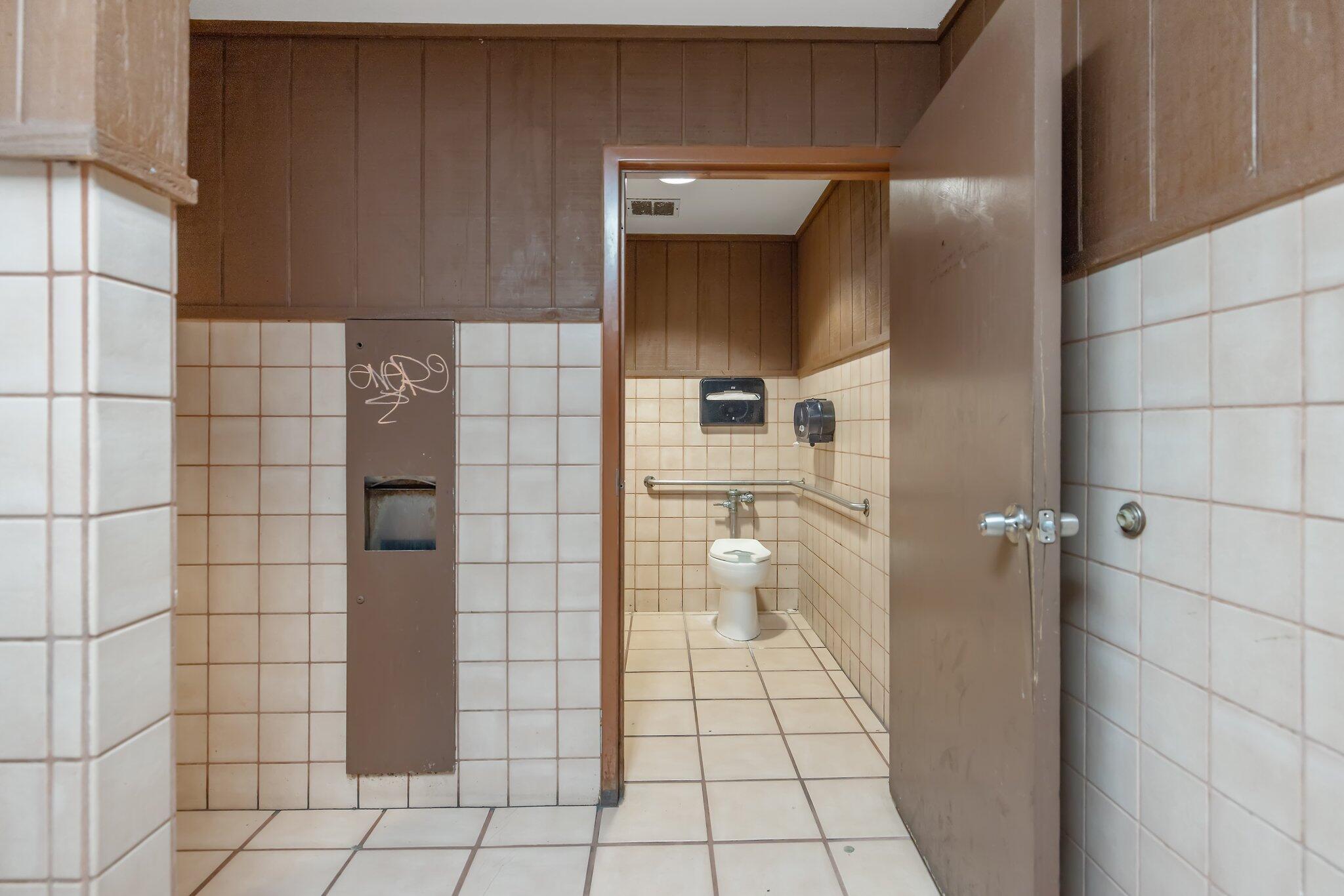 401 W Center Ave, Visalia, CA 93291