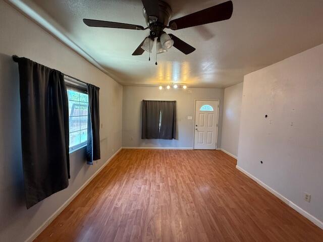 233 N C St, Exeter, CA 93221