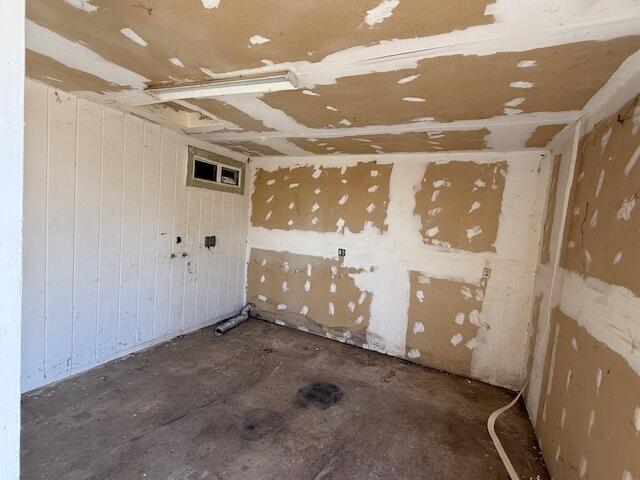 233 N C St, Exeter, CA 93221