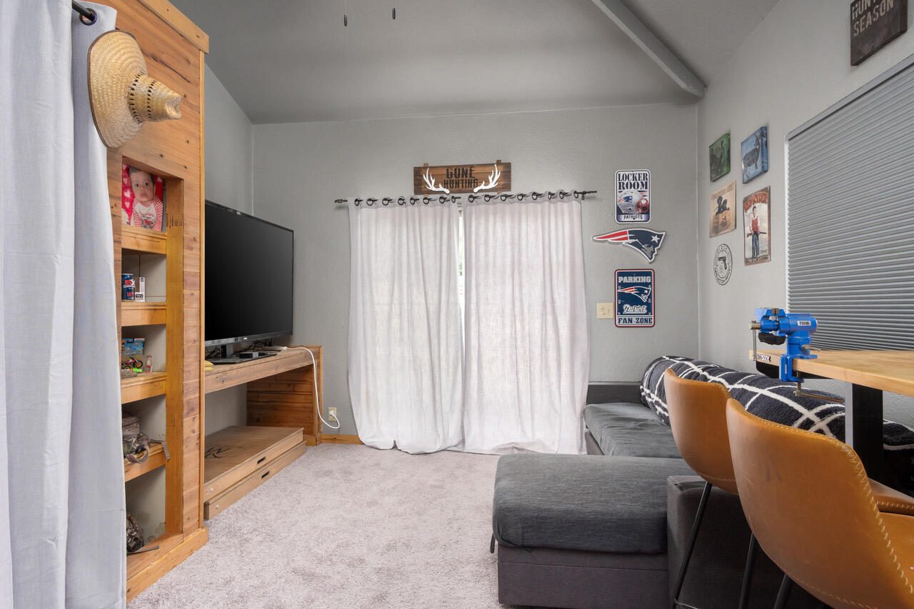 35228 Lenard Rd, Springville, CA 93265