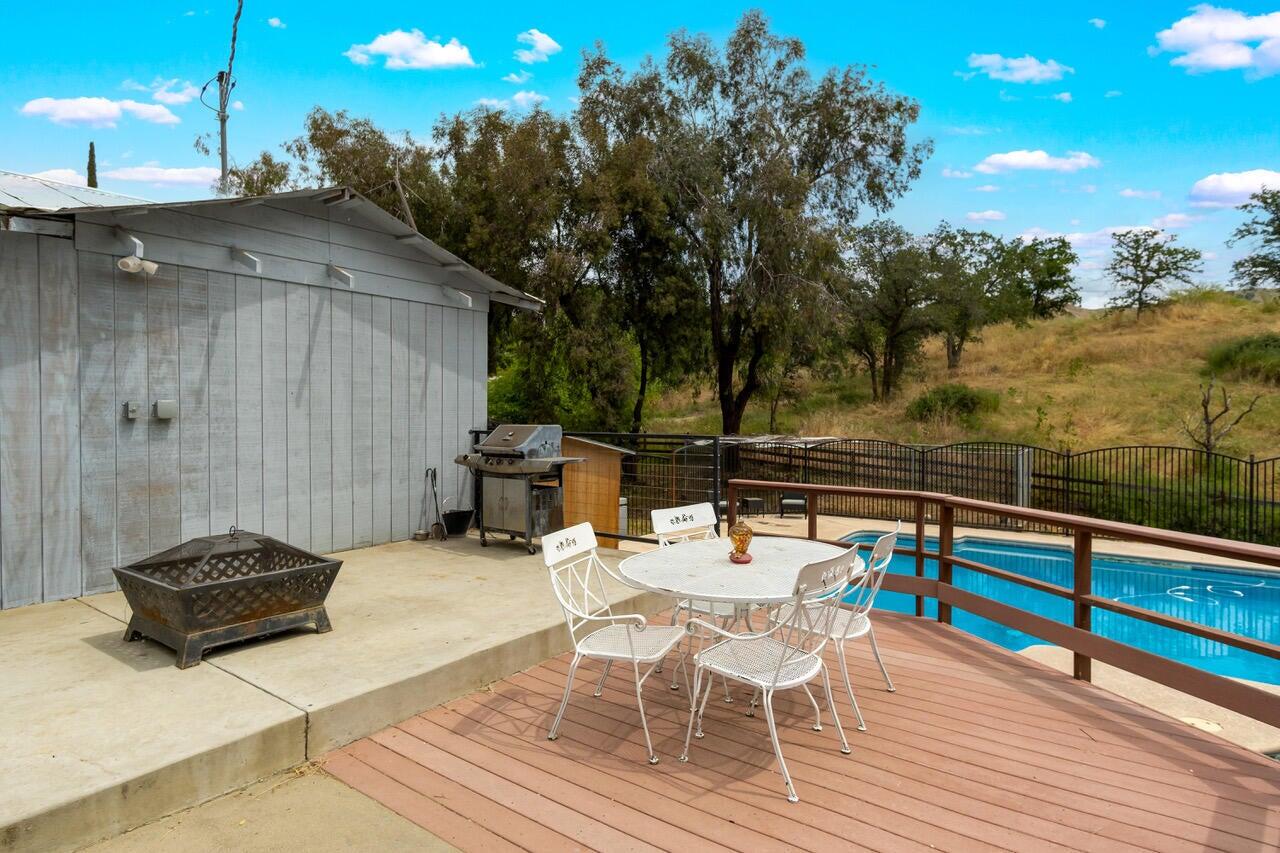 35228 Lenard Rd, Springville, CA 93265