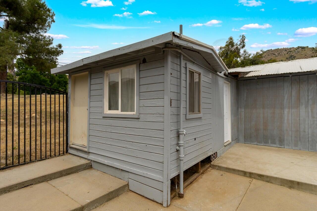 35228 Lenard Rd, Springville, CA 93265