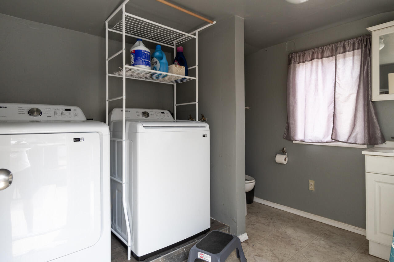 35228 Lenard Rd, Springville, CA 93265