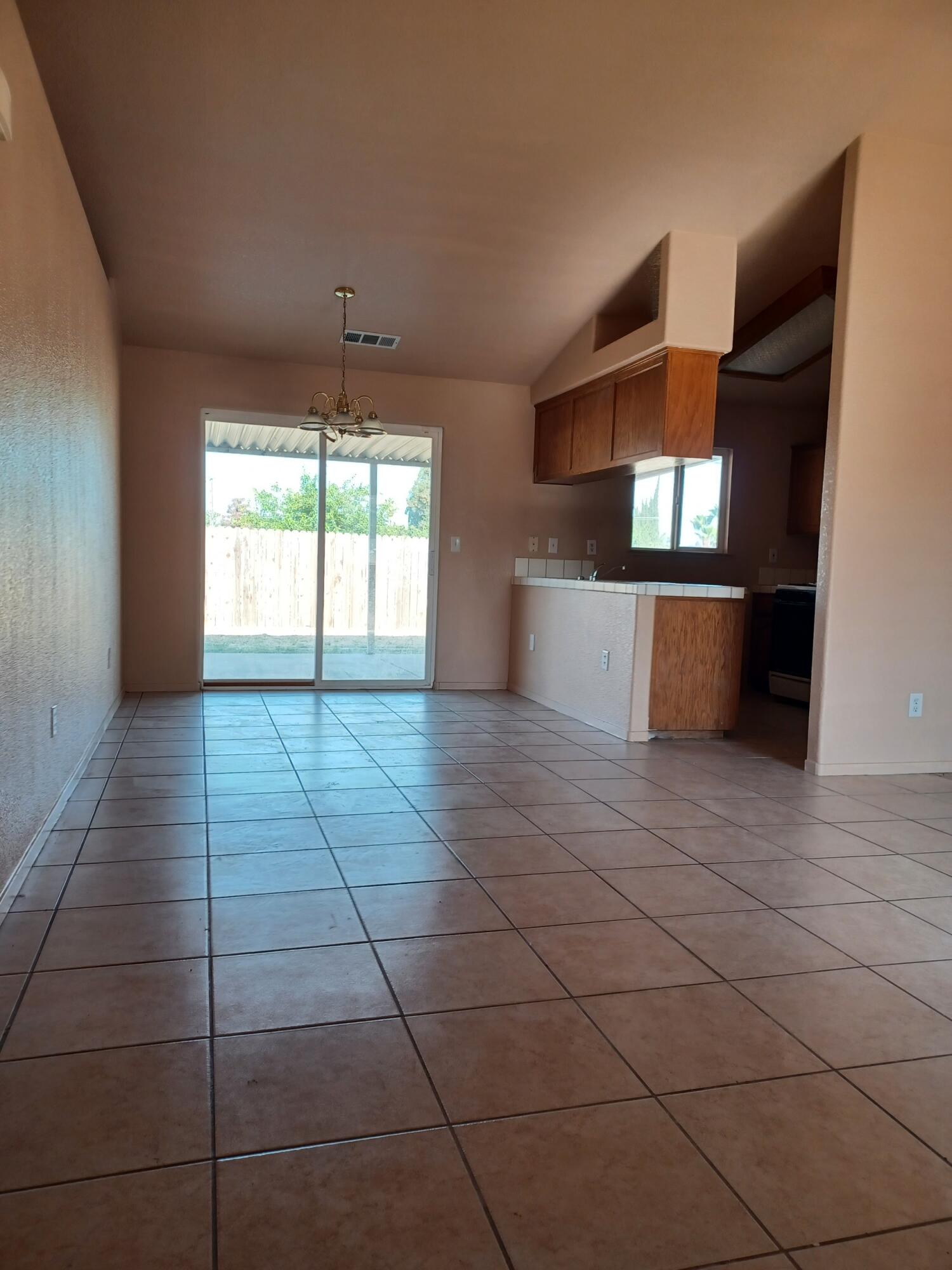 917 N Esther St, Porterville, CA 93257