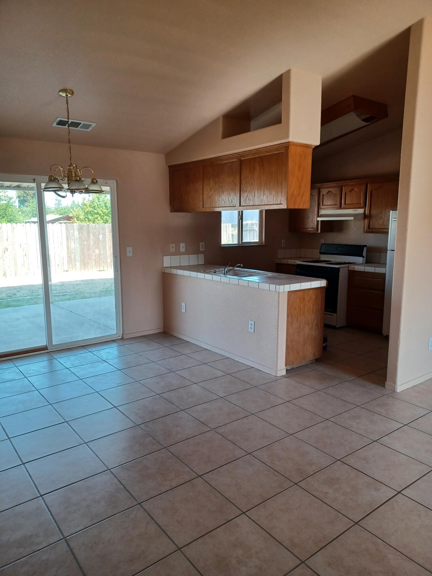 917 N Esther St, Porterville, CA 93257