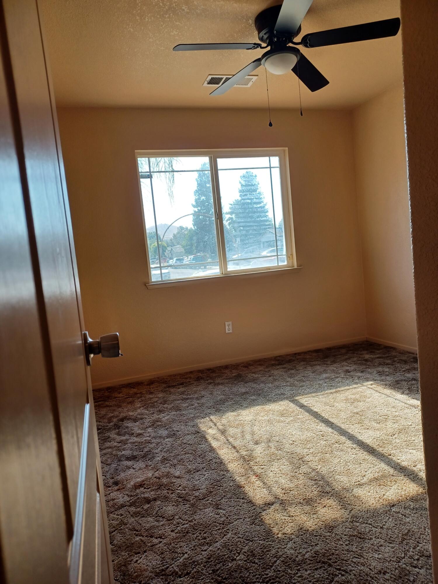 917 N Esther St, Porterville, CA 93257