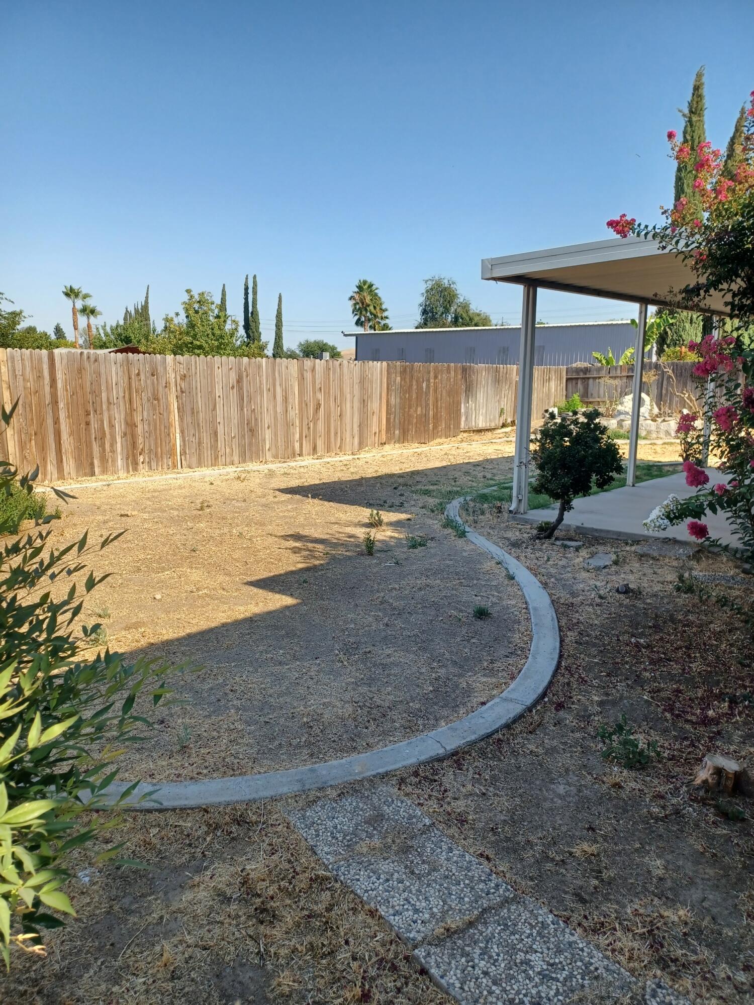 917 N Esther St, Porterville, CA 93257