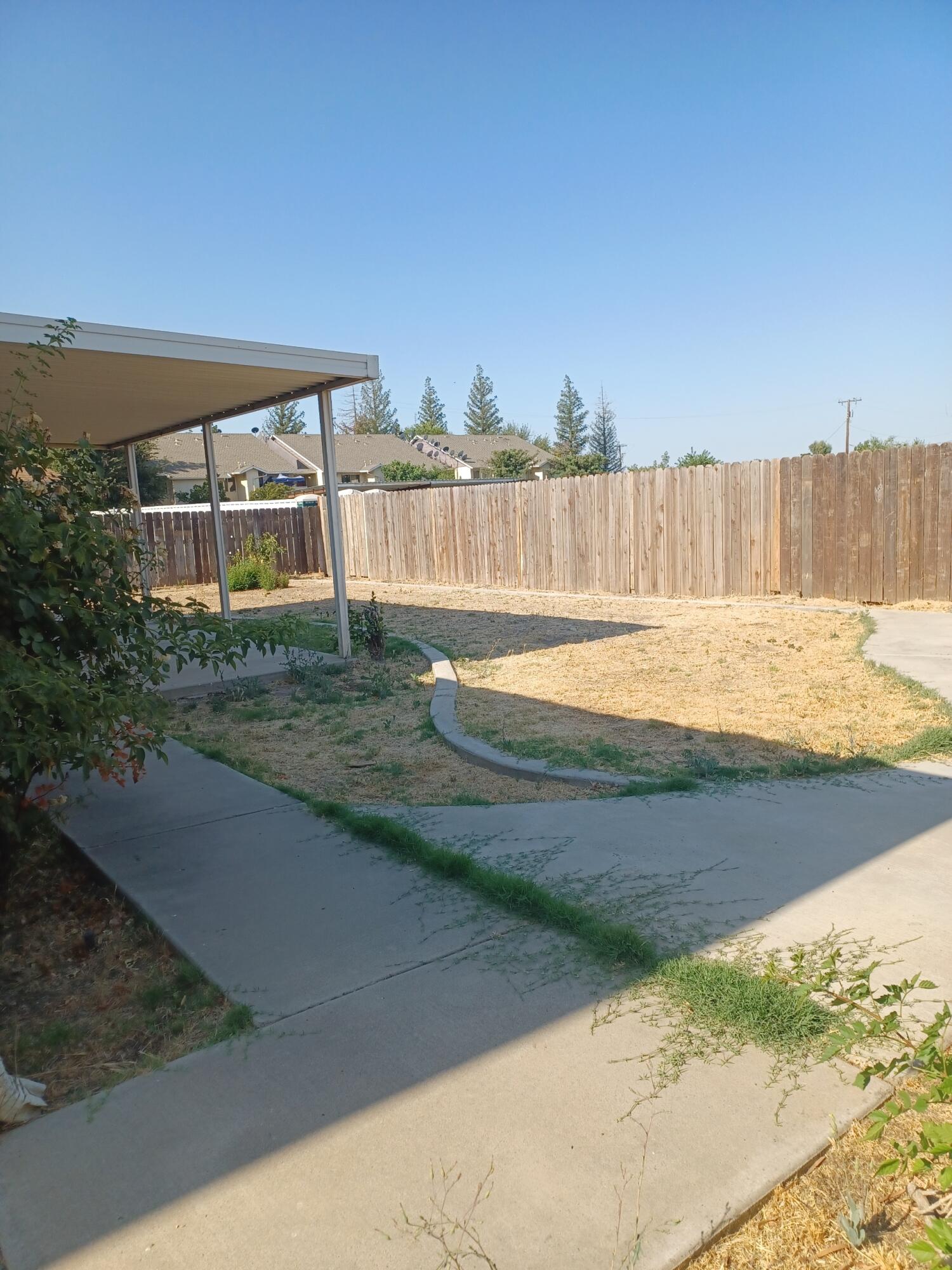 917 N Esther St, Porterville, CA 93257