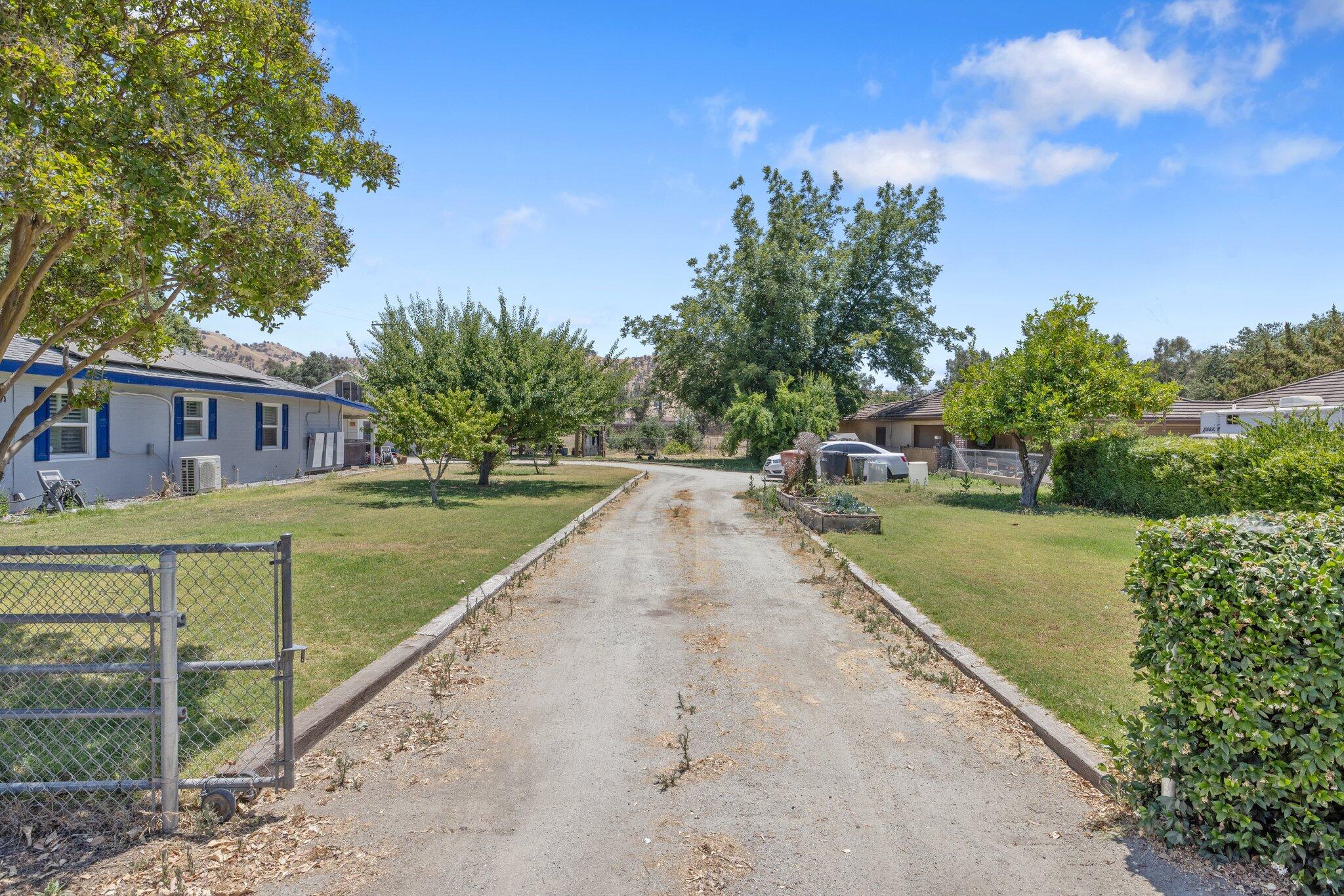 24297 Ave 324, Woodlake, CA 93286