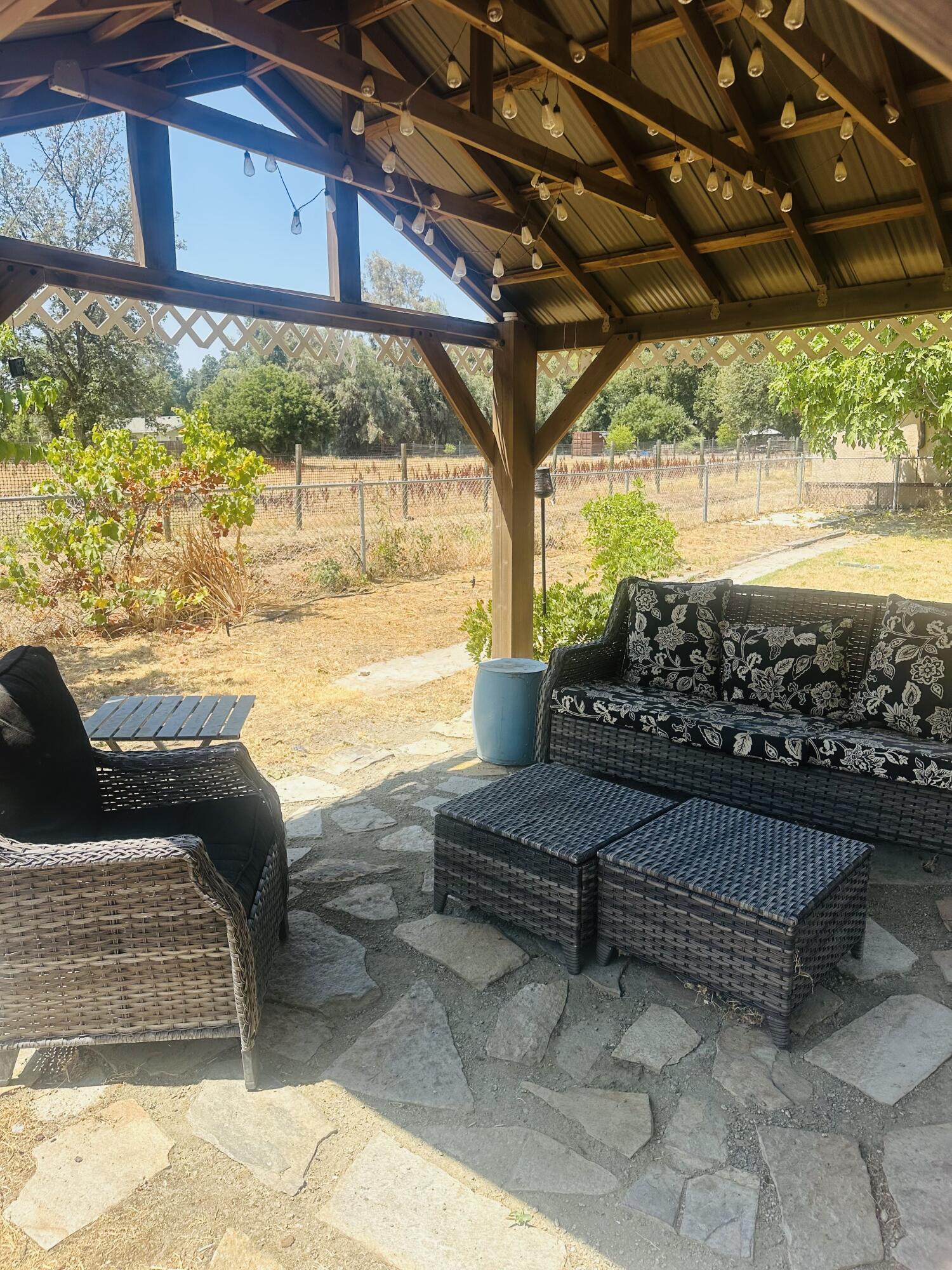 24297 Ave 324, Woodlake, CA 93286