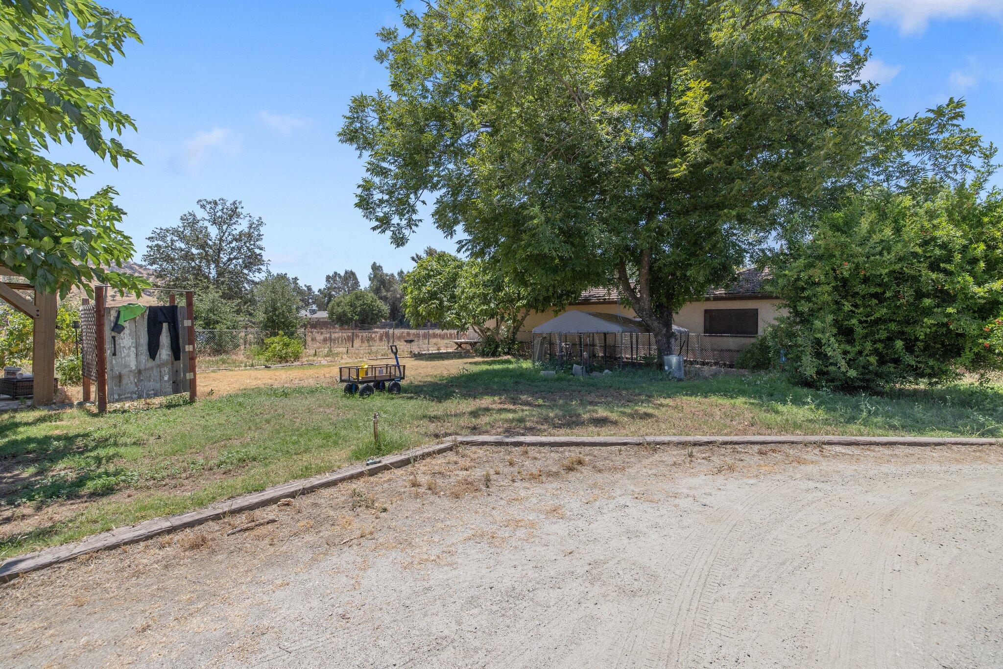 24297 Ave 324, Woodlake, CA 93286