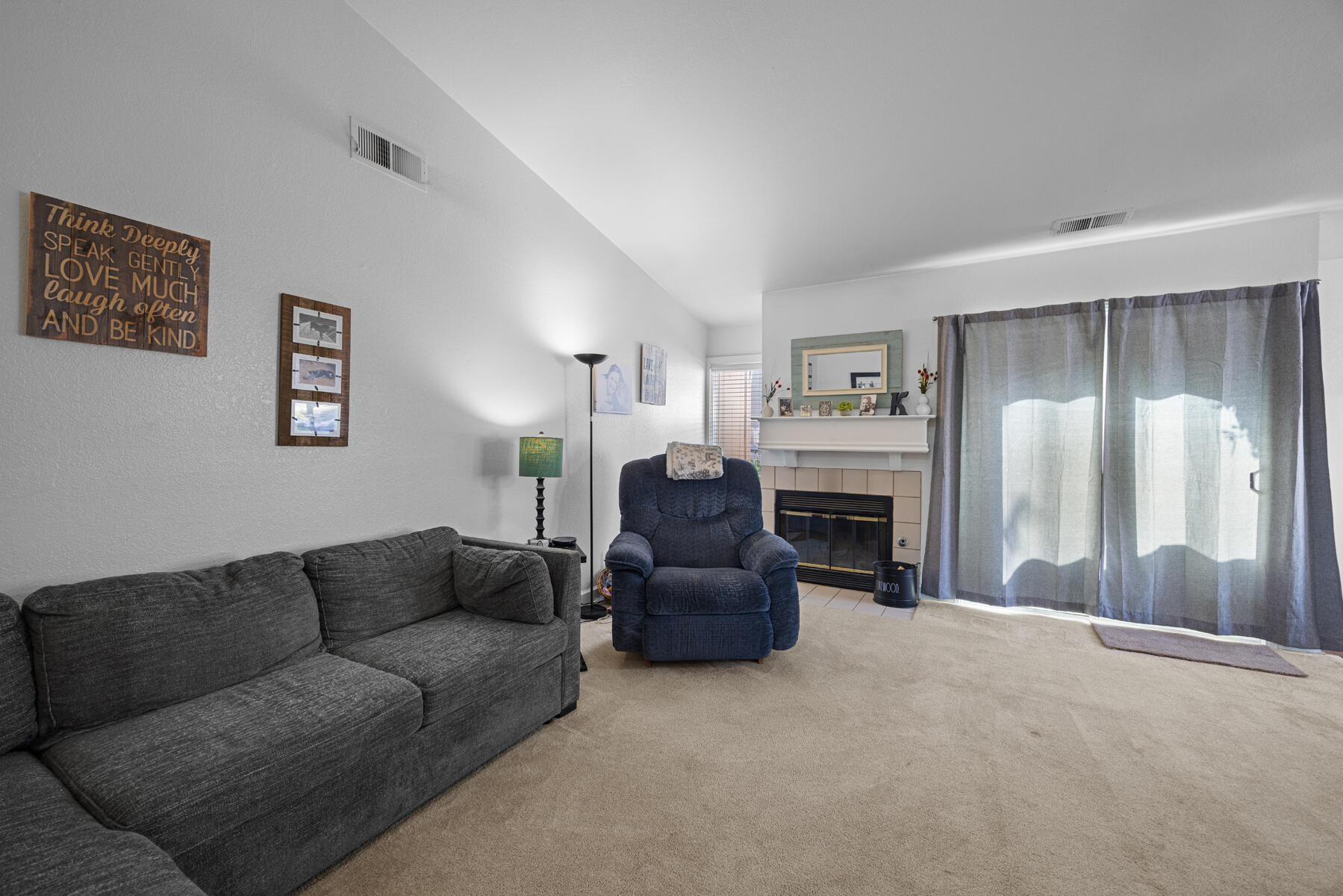 1233 S Kent St St, Visalia, CA 93277