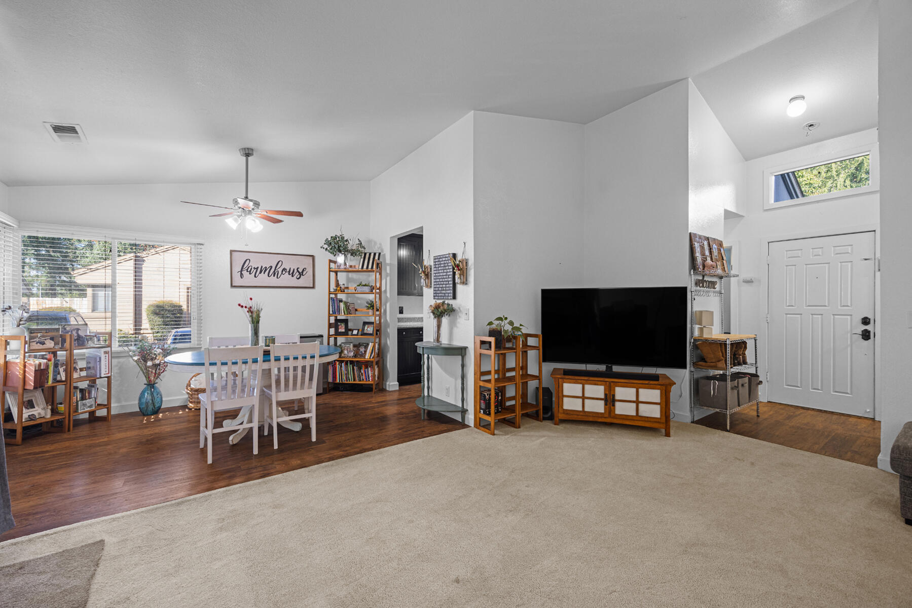 1233 S Kent St St, Visalia, CA 93277