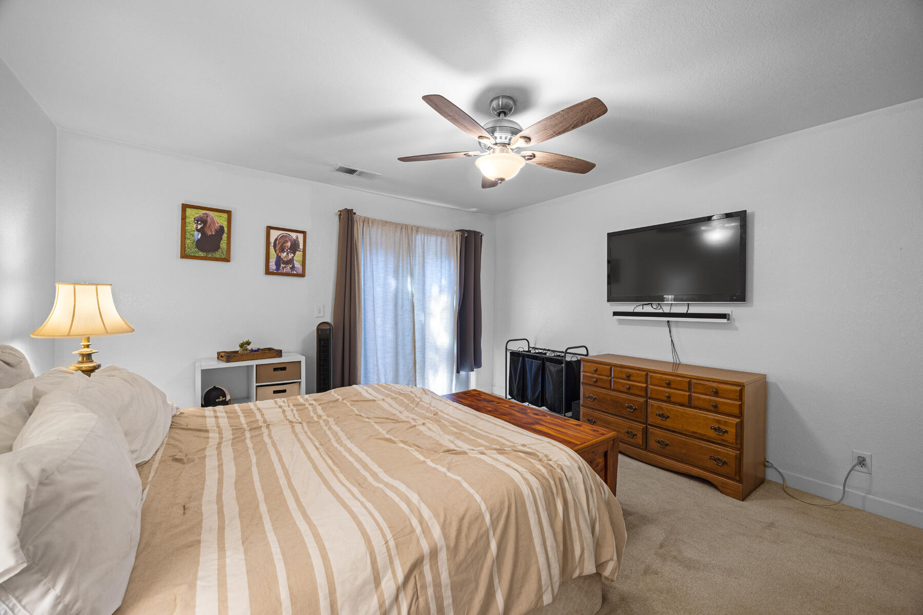 1233 S Kent St St, Visalia, CA 93277