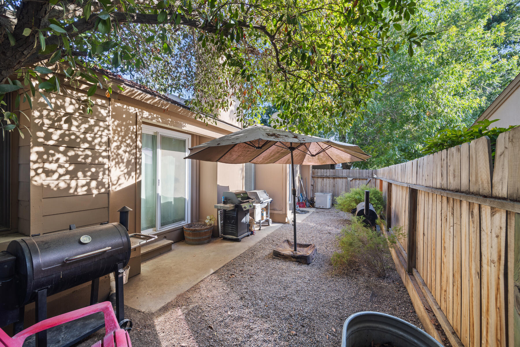 1233 S Kent St St, Visalia, CA 93277