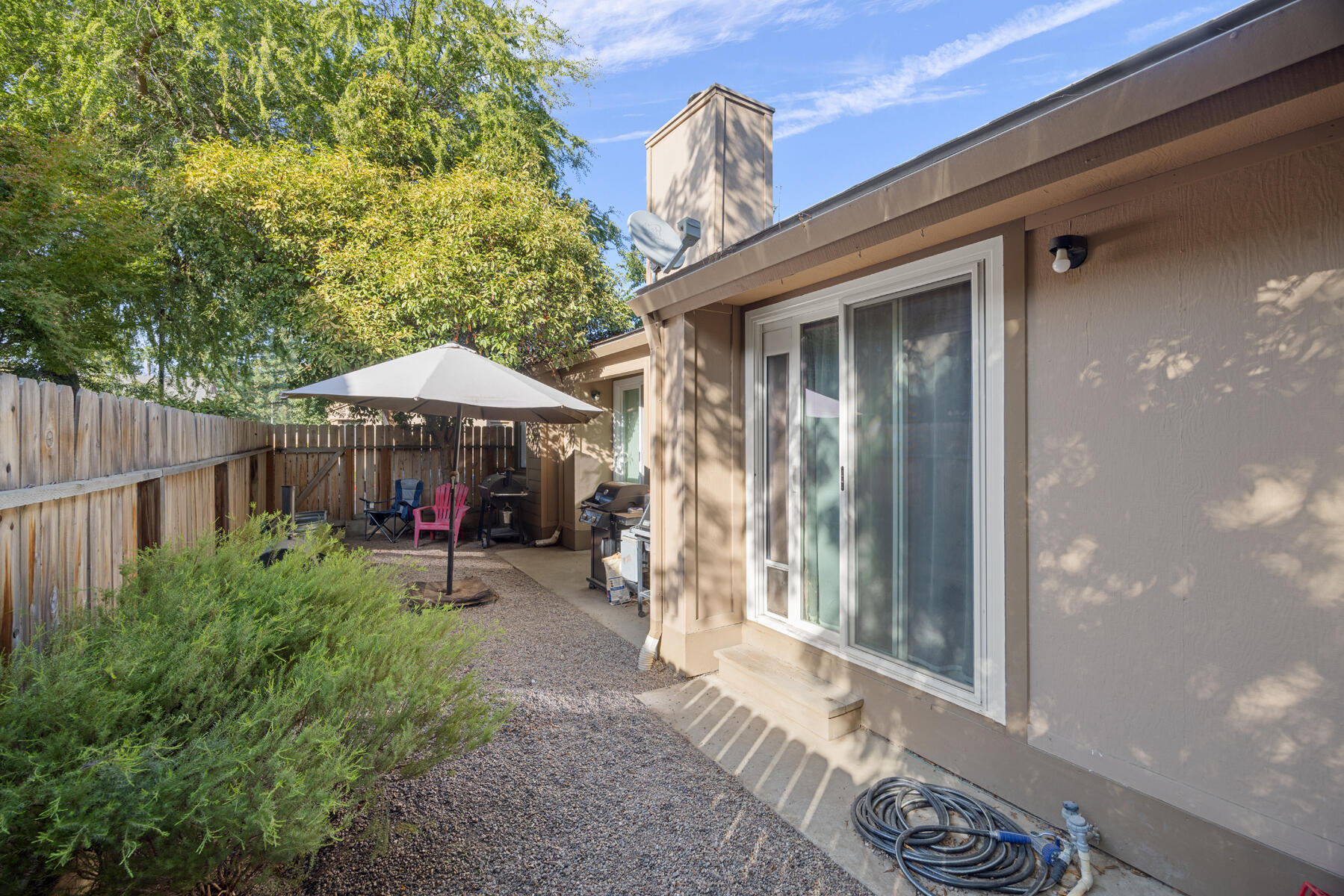 1233 S Kent St St, Visalia, CA 93277