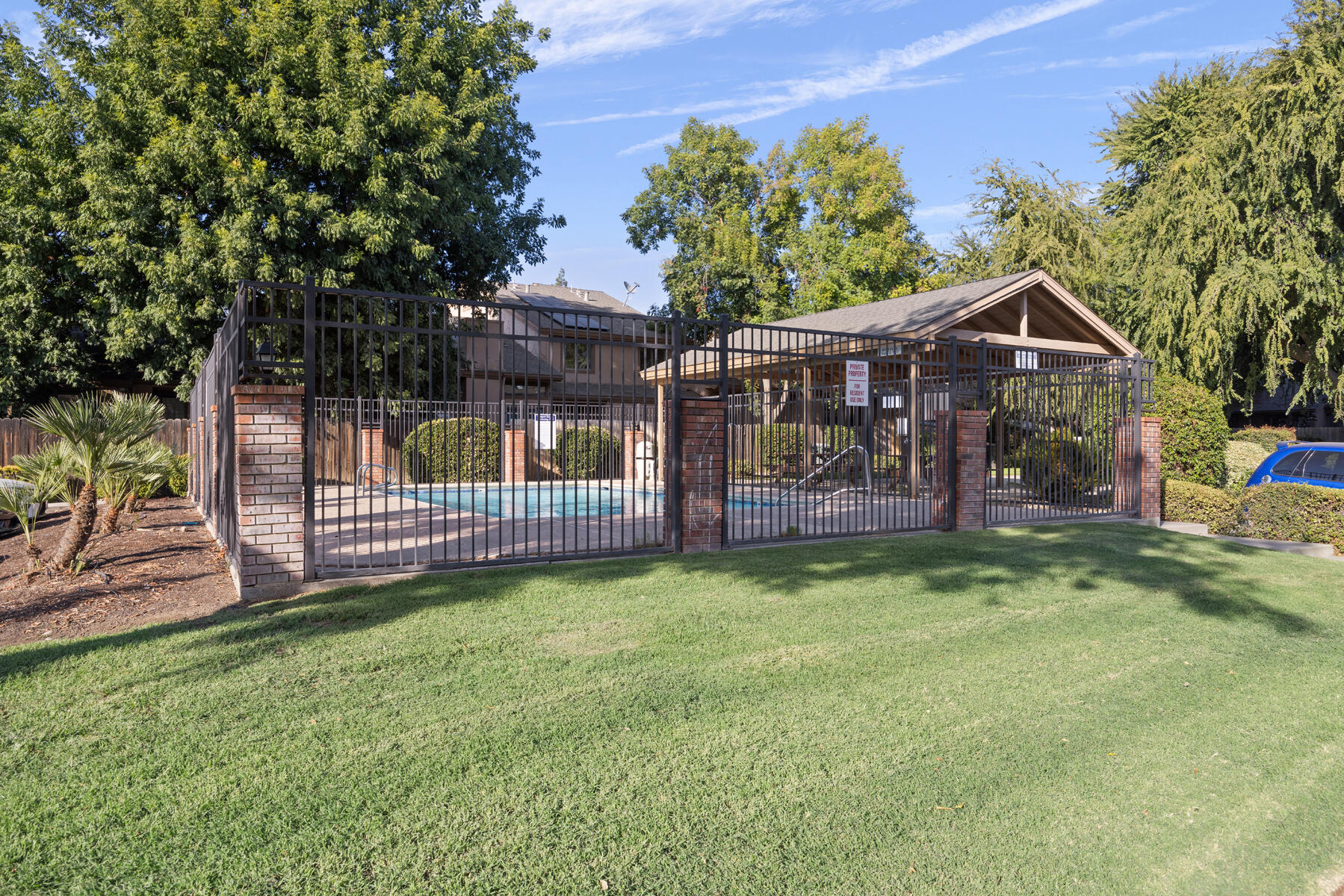 1233 S Kent St St, Visalia, CA 93277