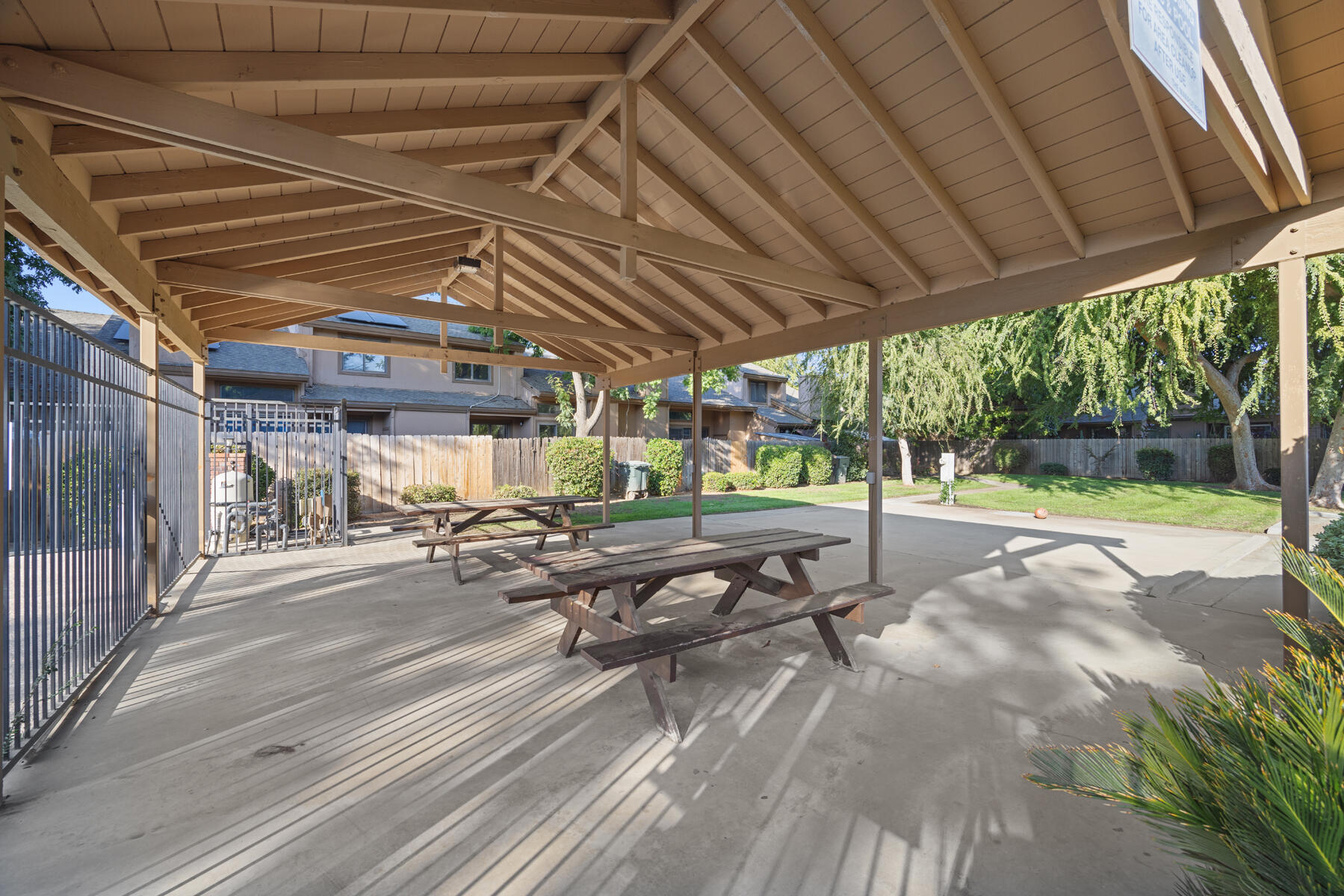 1233 S Kent St St, Visalia, CA 93277