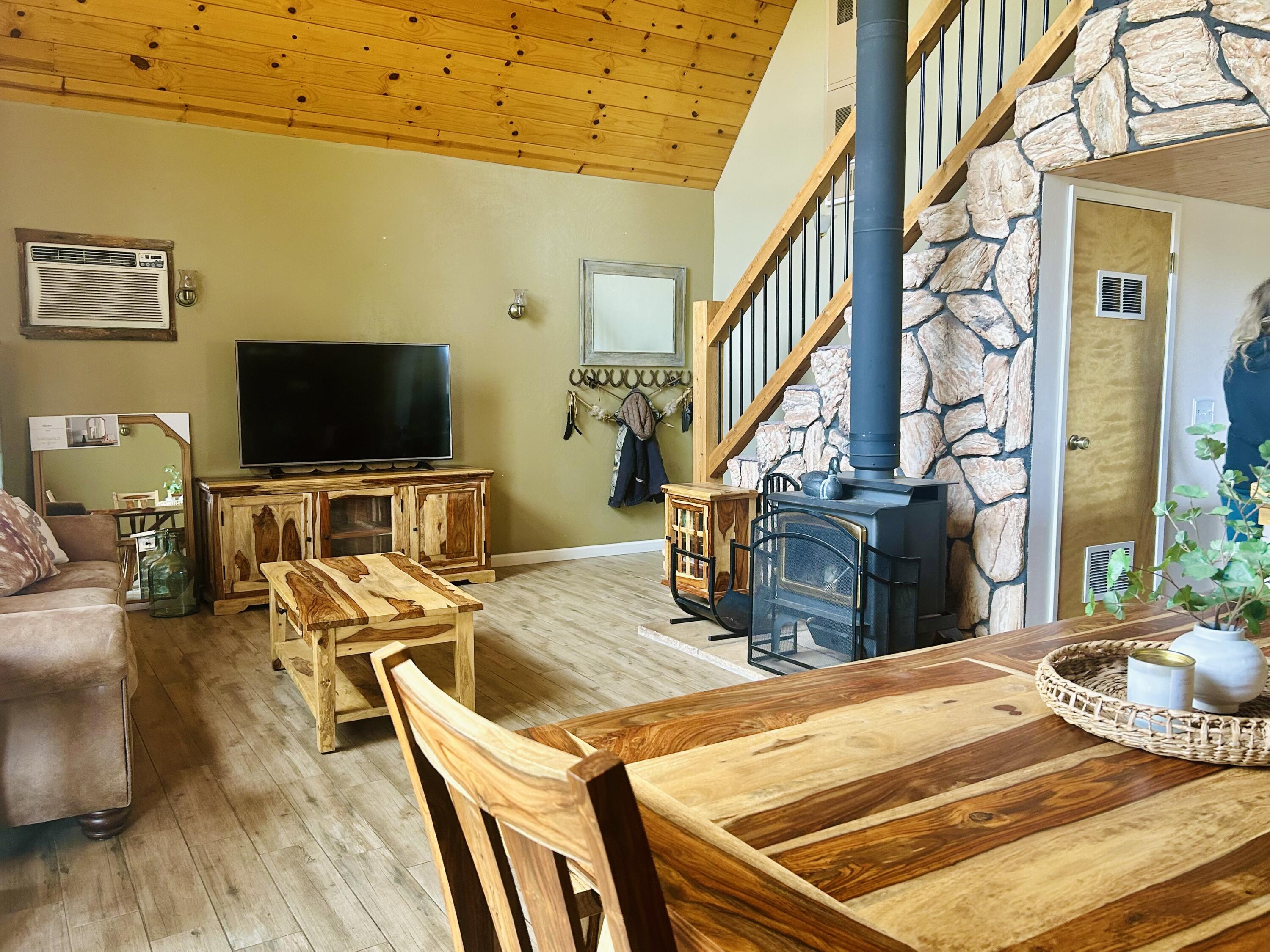 45306 Rocking K Dr, California Hot Springs, CA 93207