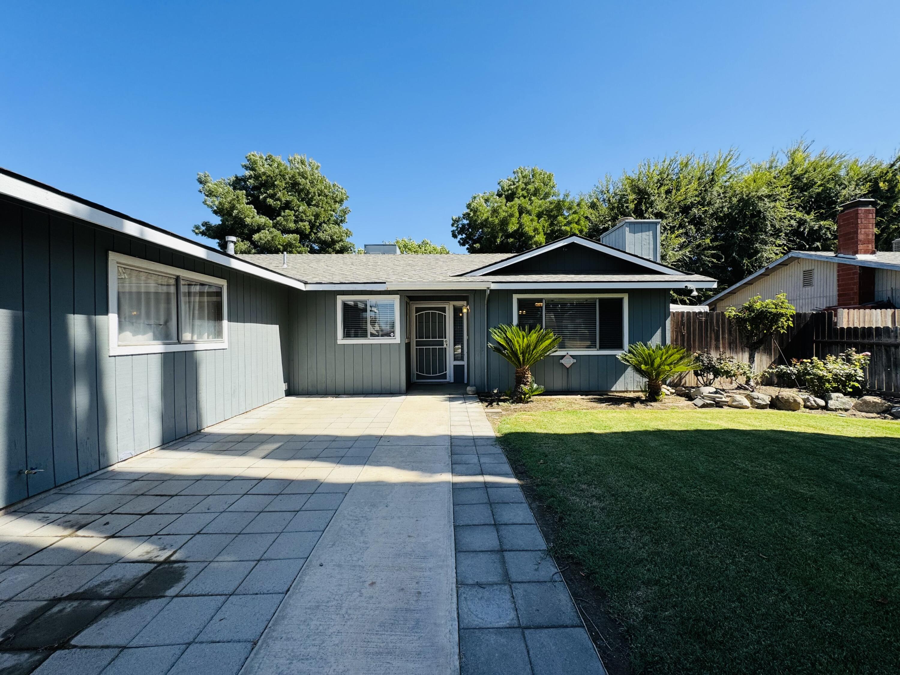 1433 Janet Dr, Exeter, CA 93221