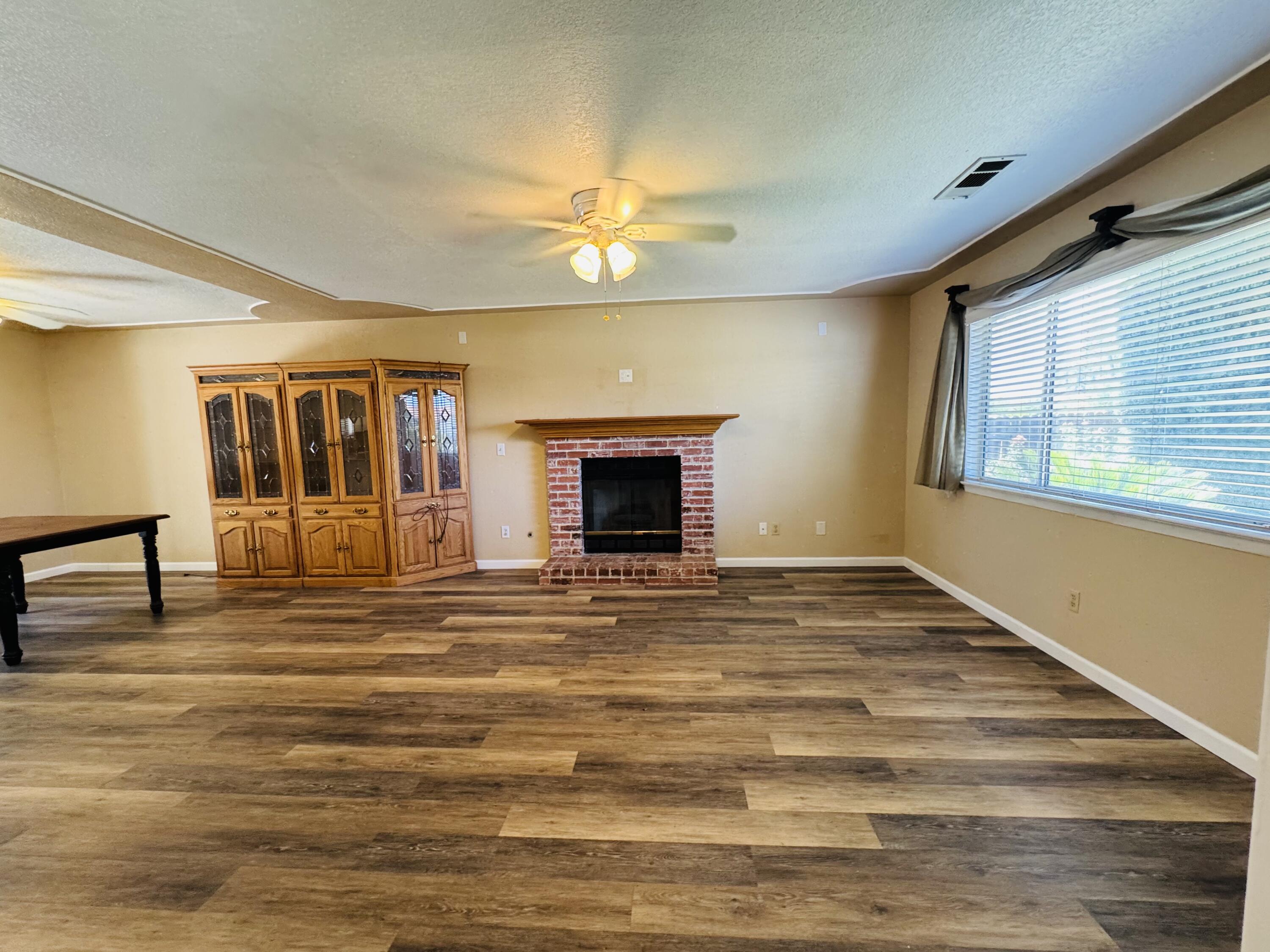 1433 Janet Dr, Exeter, CA 93221