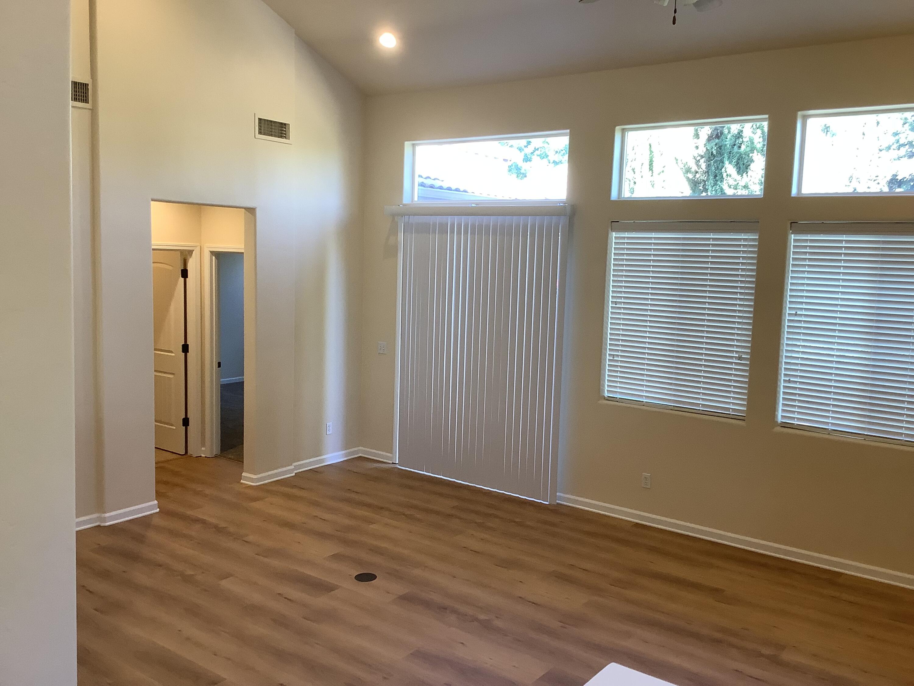 1615 N Volterra Ct, Visalia, CA 93291