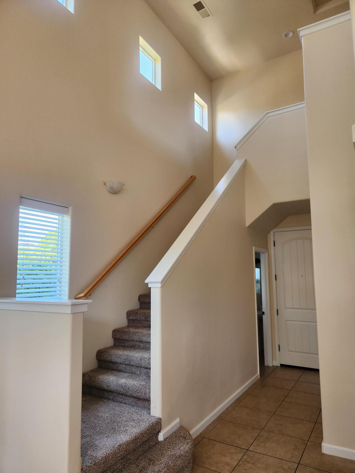 1615 N Volterra Ct, Visalia, CA 93291