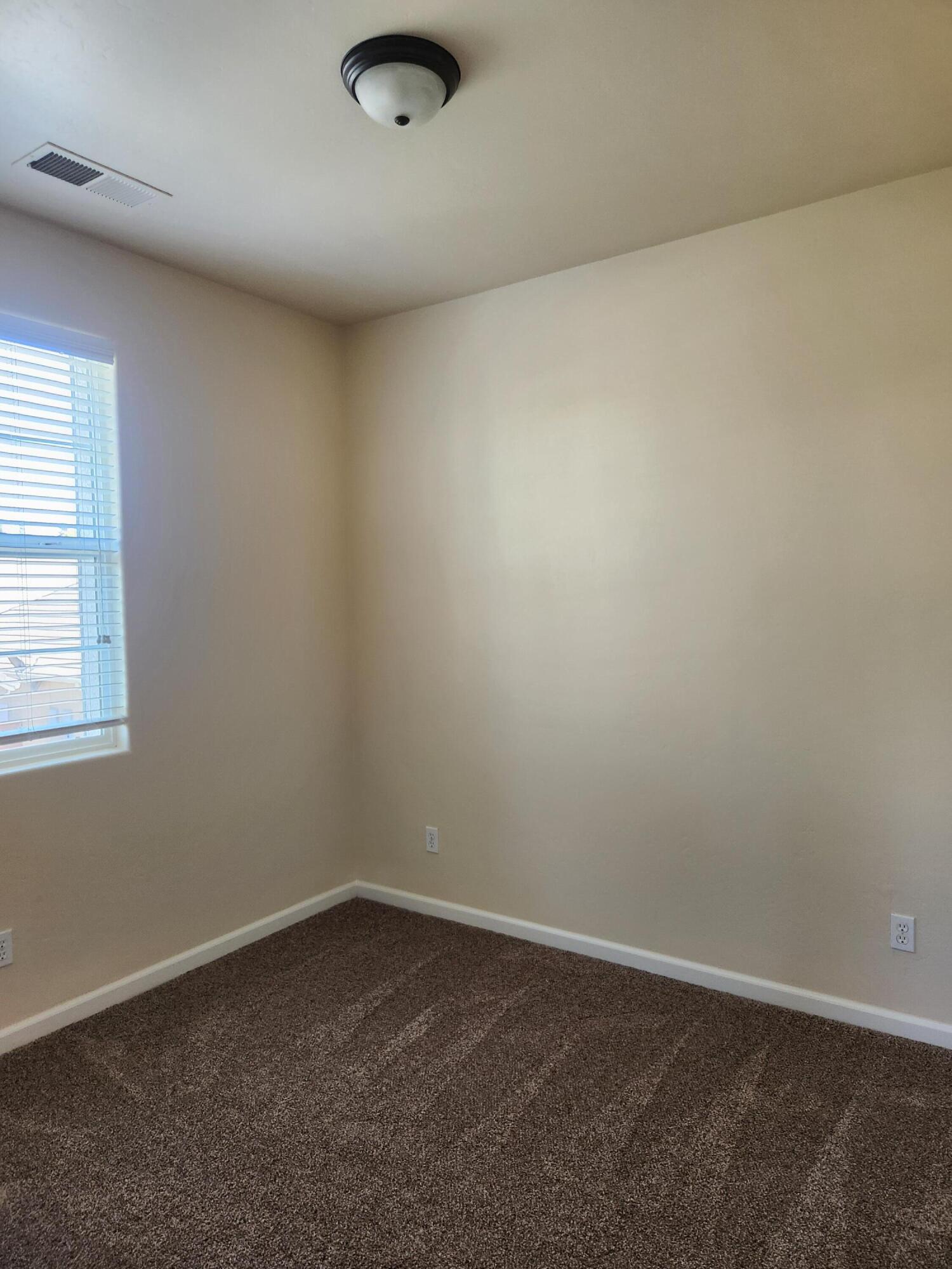 1615 N Volterra Ct, Visalia, CA 93291