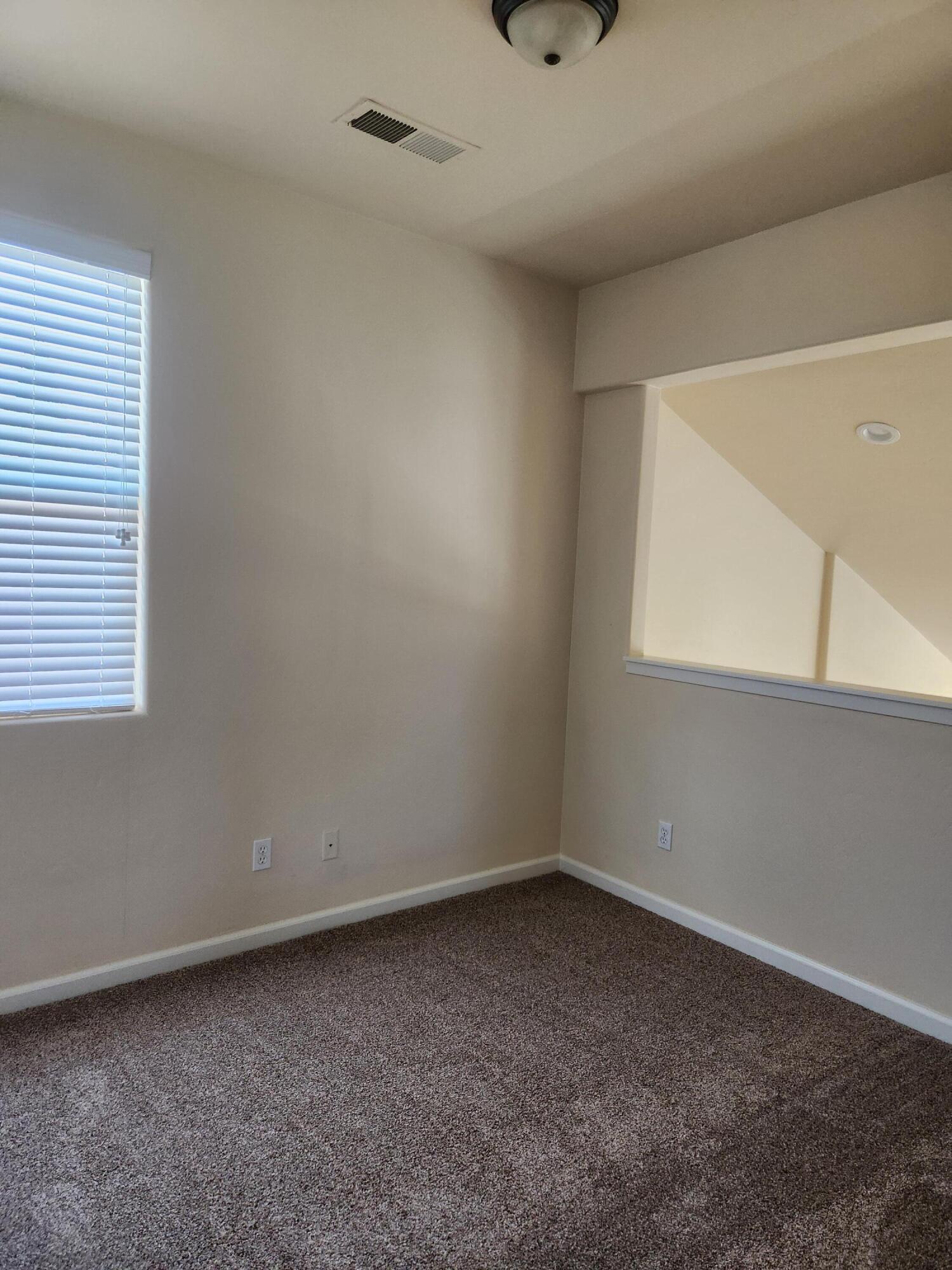 1615 N Volterra Ct, Visalia, CA 93291