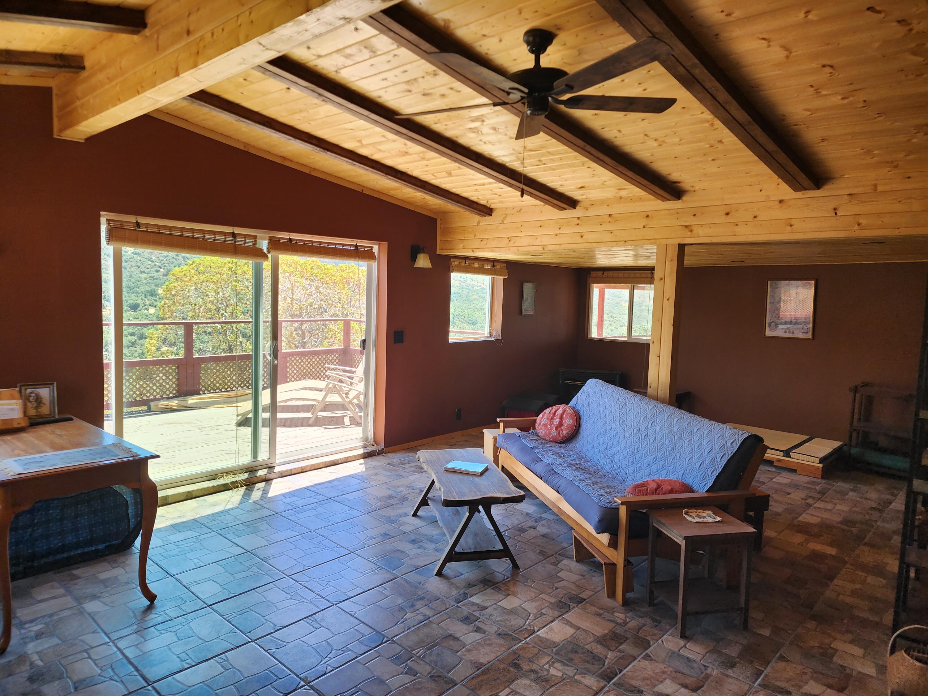 51090 Eshom Valley Dr Dr, Badger, CA 93603