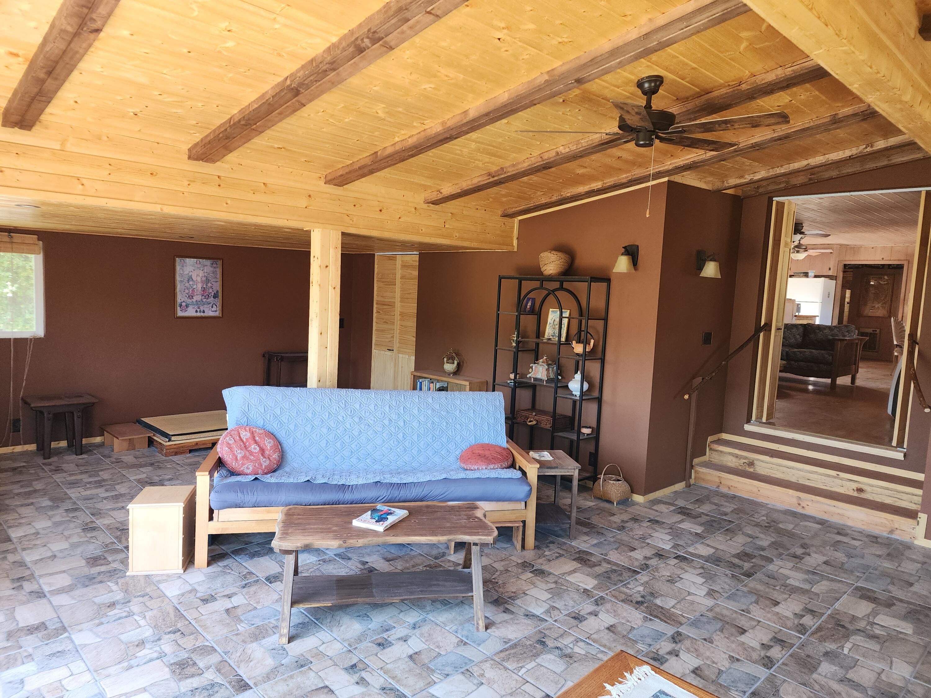 51090 Eshom Valley Dr Dr, Badger, CA 93603