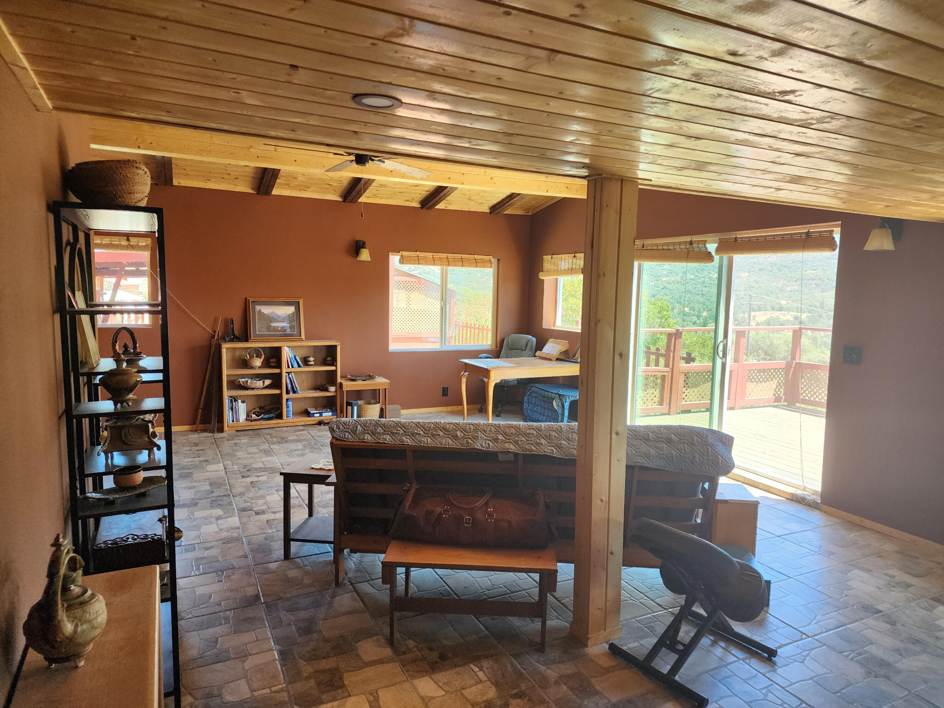 51090 Eshom Valley Dr Dr, Badger, CA 93603