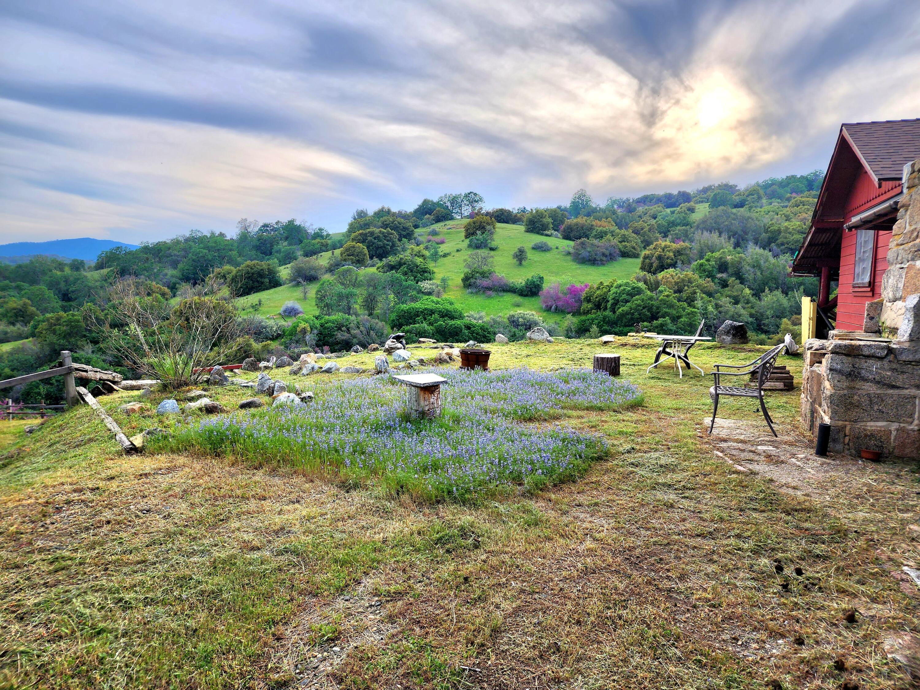 51090 Eshom Valley Dr Dr, Badger, CA 93603