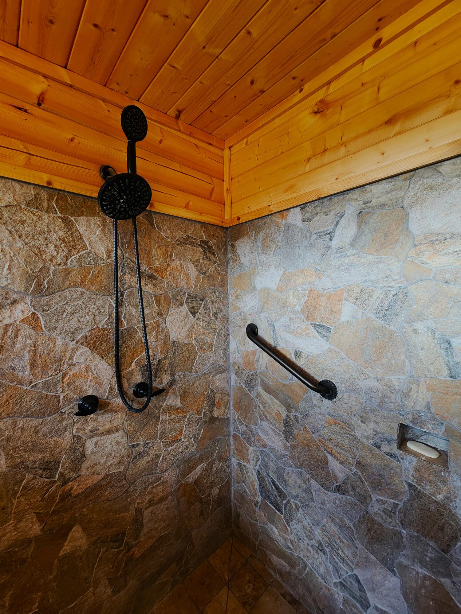 51090 Eshom Valley Dr Dr, Badger, CA 93603