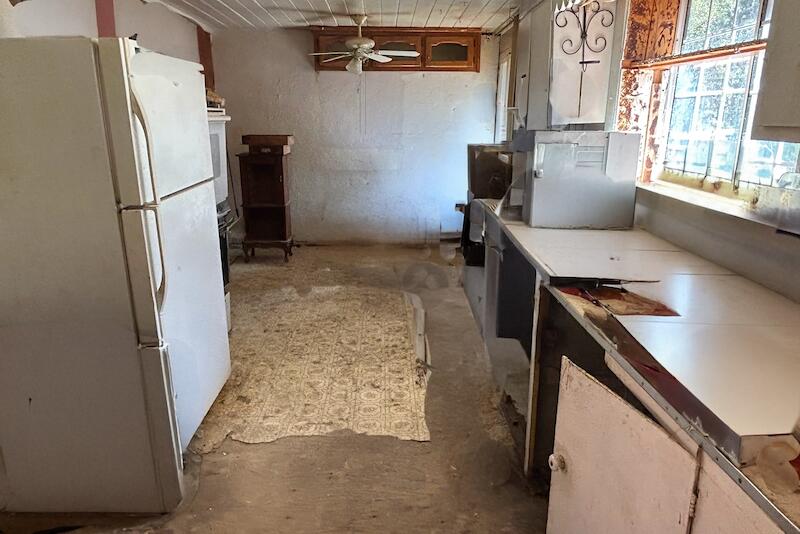 379 Cedar Brook Trl, California Hot Springs, CA 93207