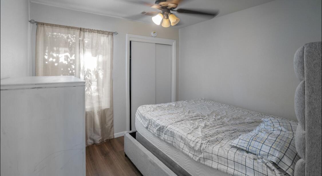 1708 N Oak Park St, Visalia, CA 93291