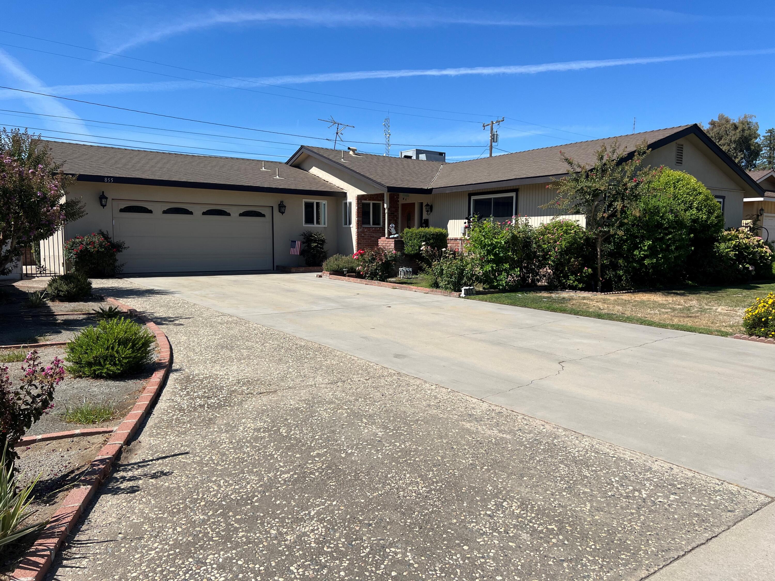 855 E Pleasant Ave, Tulare, CA 93274