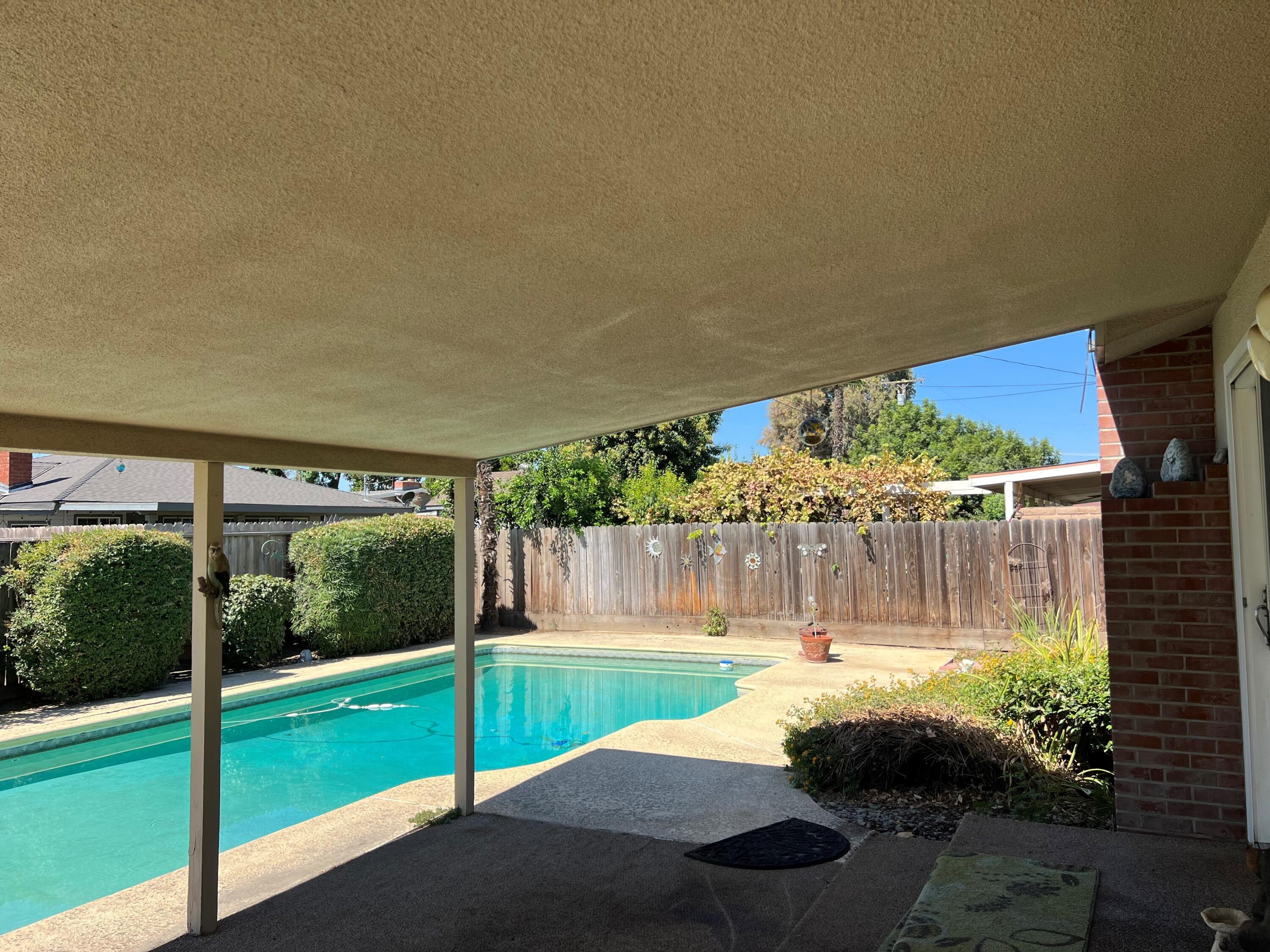 855 E Pleasant Ave, Tulare, CA 93274